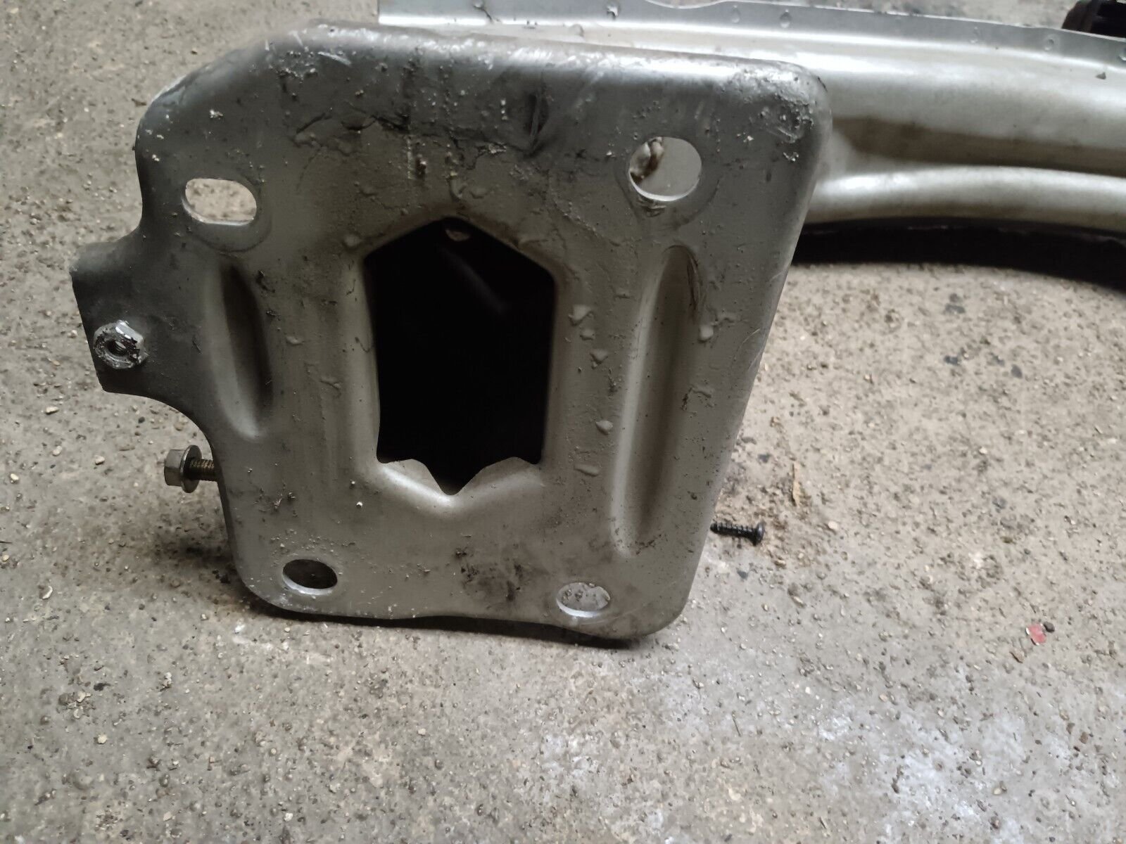 RENFORT PARE HOC AVANT (TRAVERS) ALFA ROMEO 159 REFERENCE: 60688105