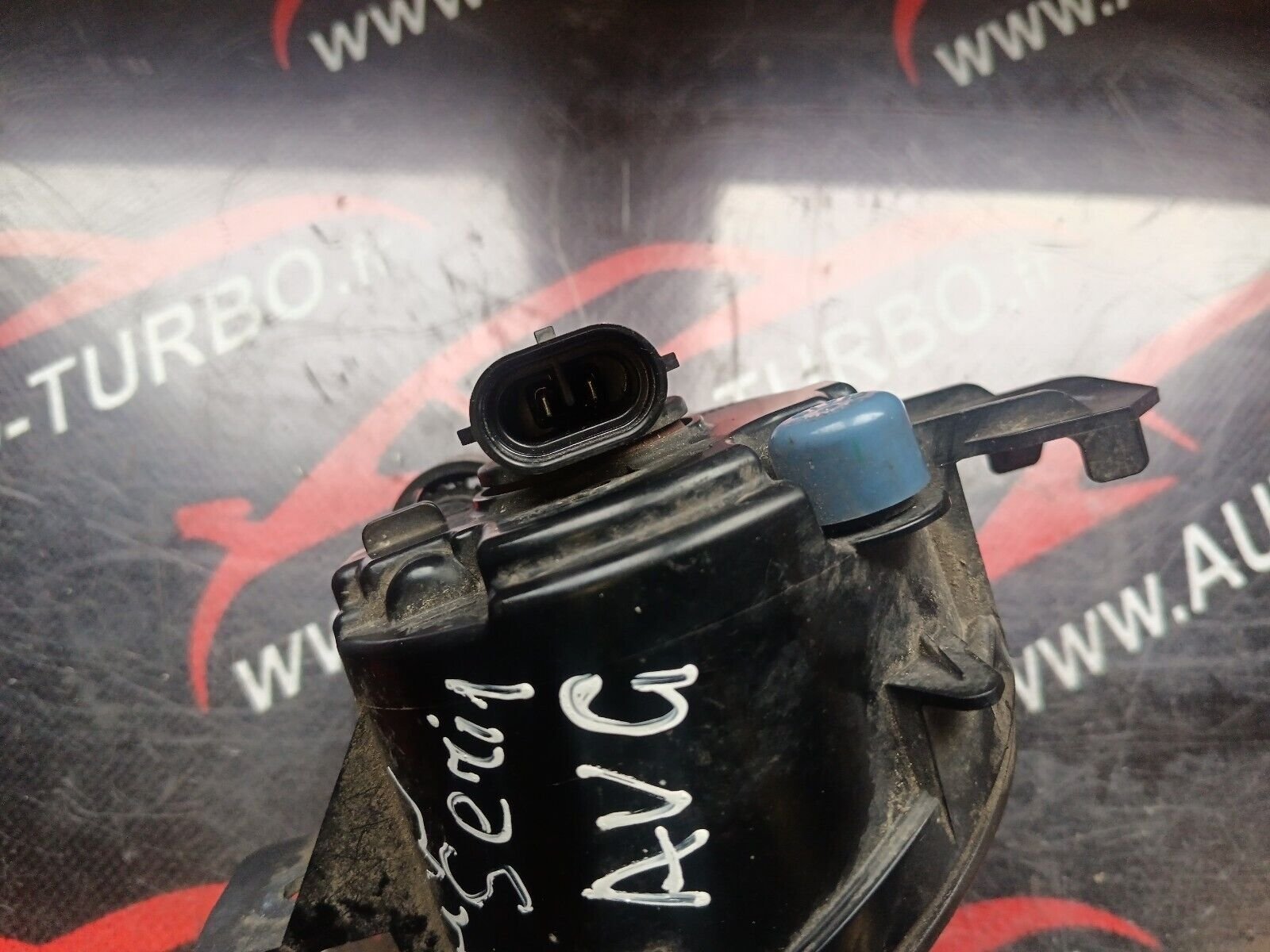 FEUX ANTI BROUILLARD AVANT GAUCHE BMW SERIE 1 REFERENCE: 89203661