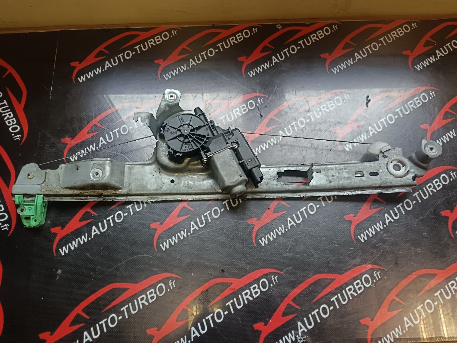 MOTEUR ET MECHANISME LEVE VITRE AVANT GAUCHE RENAULT SCENIC 2 REFERENCE: 440726