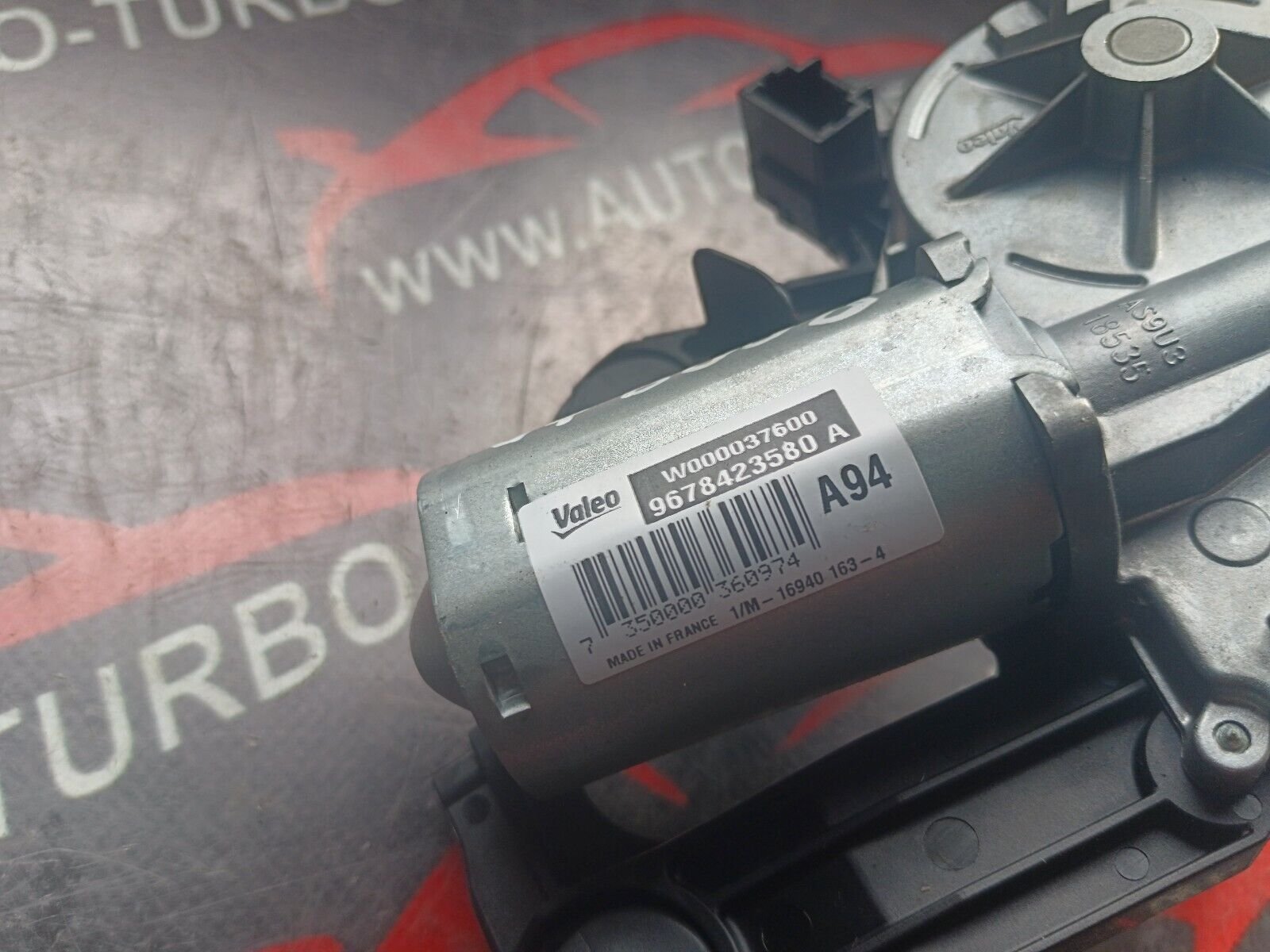 MOTEUR ESSUIE GLACE ARRIERE PEUGEOT 2008 1.6HDI 110CH REFERENCE: 9678423580