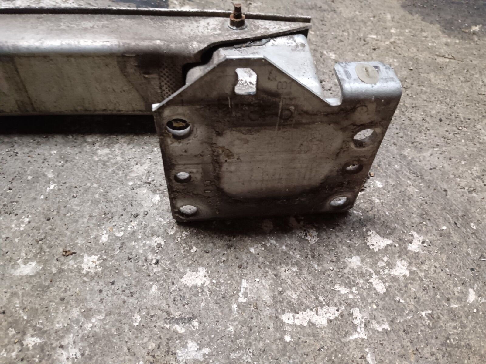 RENFORT PARE CHOC AVANT (TRAVERS) PEUGEOT 308 1 REFERENCE: 9656741380