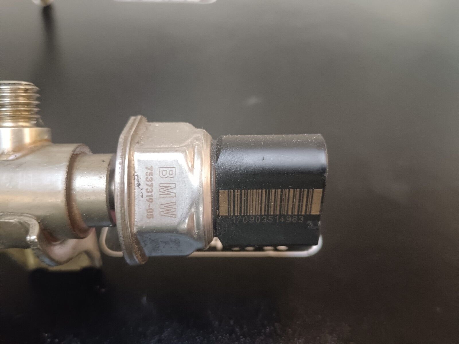 RAMPE INJECTION BMW 116i REFERENCE:  7537319