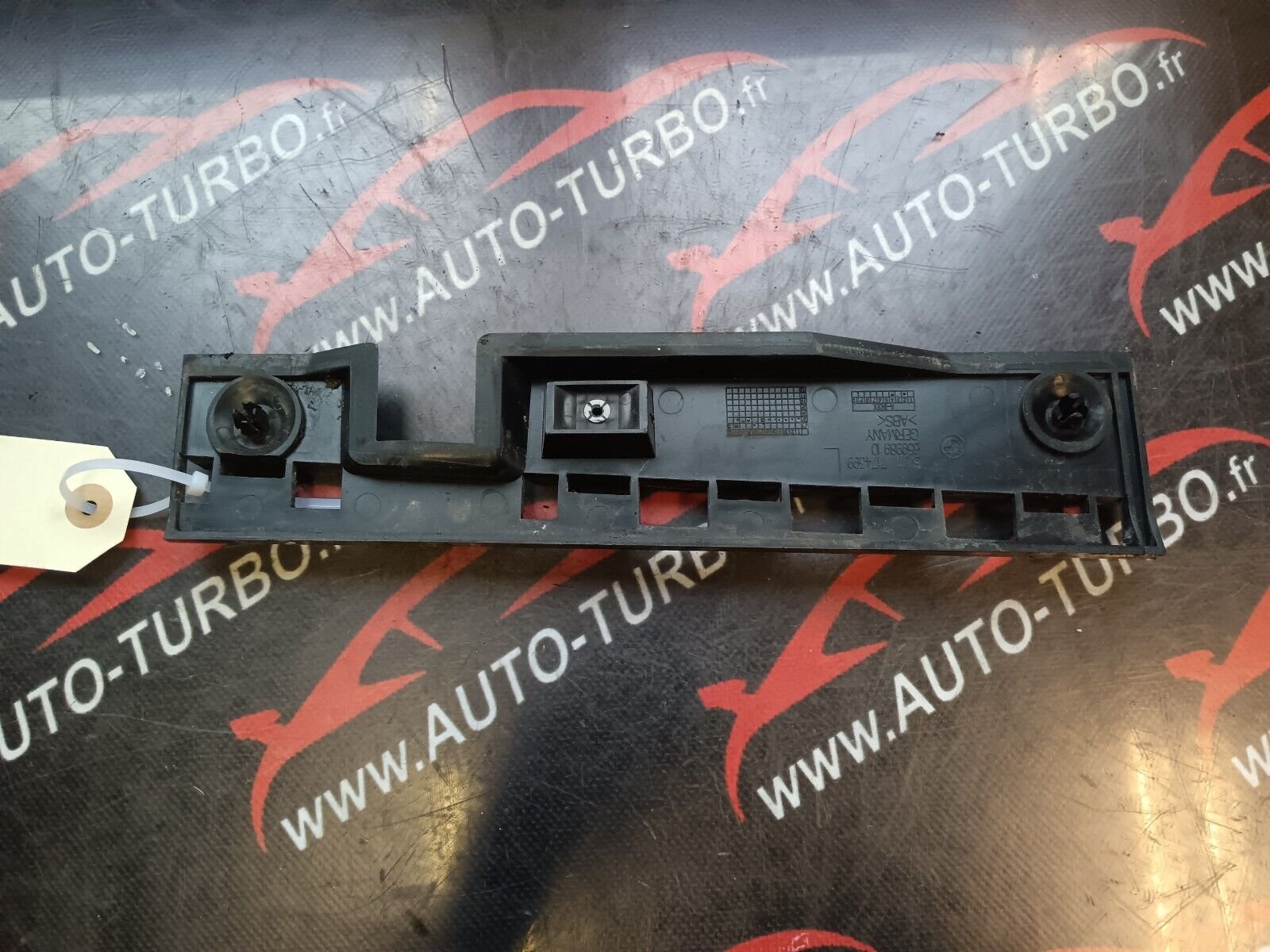 SUPPORT DE JUPE LATERALE PILIER GAUCHE BMW SERIE 1 E87 REFERENCE: 7174399