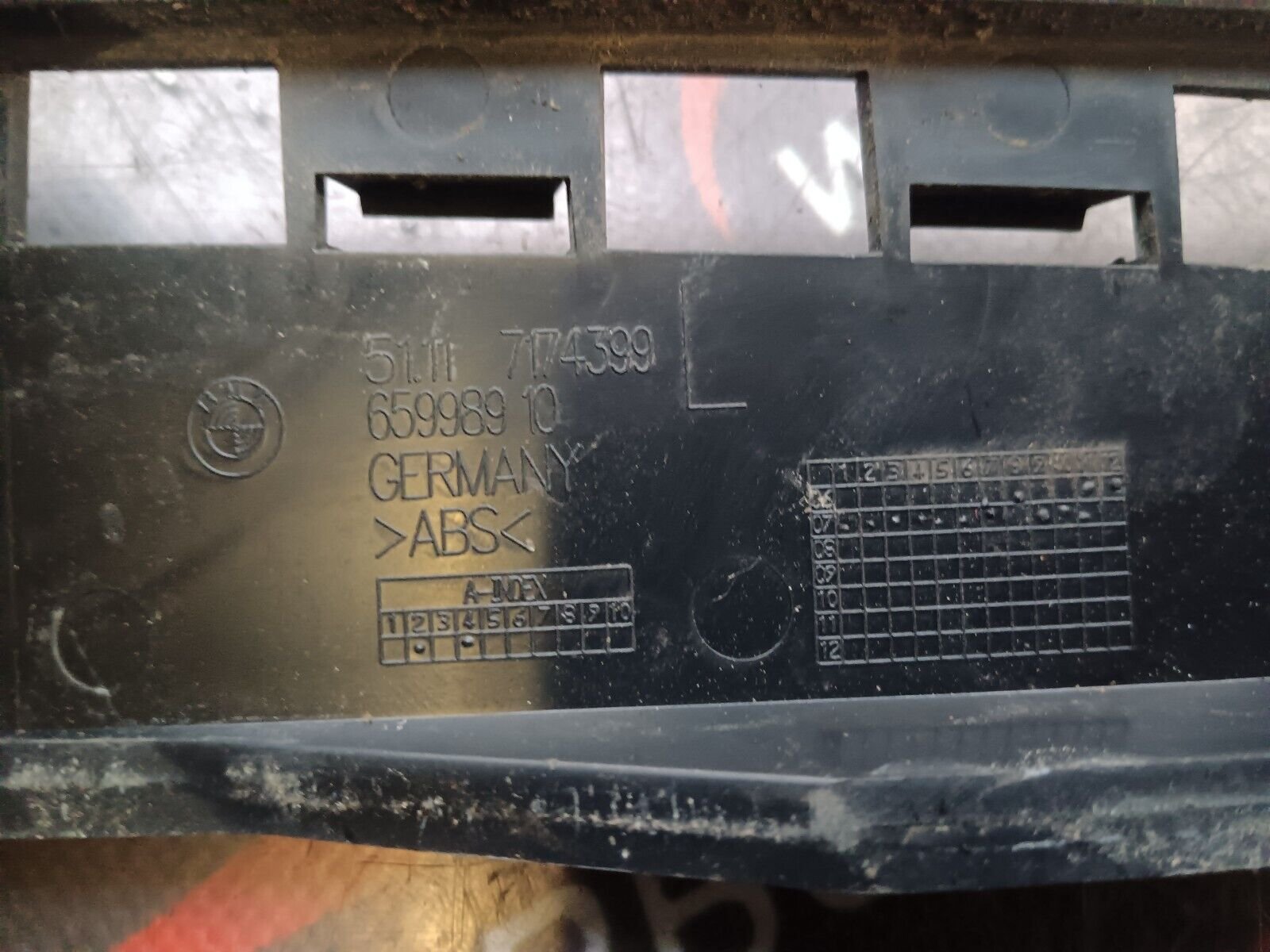 SUPPORT DE JUPE LATERALE PILIER GAUCHE BMW SERIE 1 E87 REFERENCE: 7174399