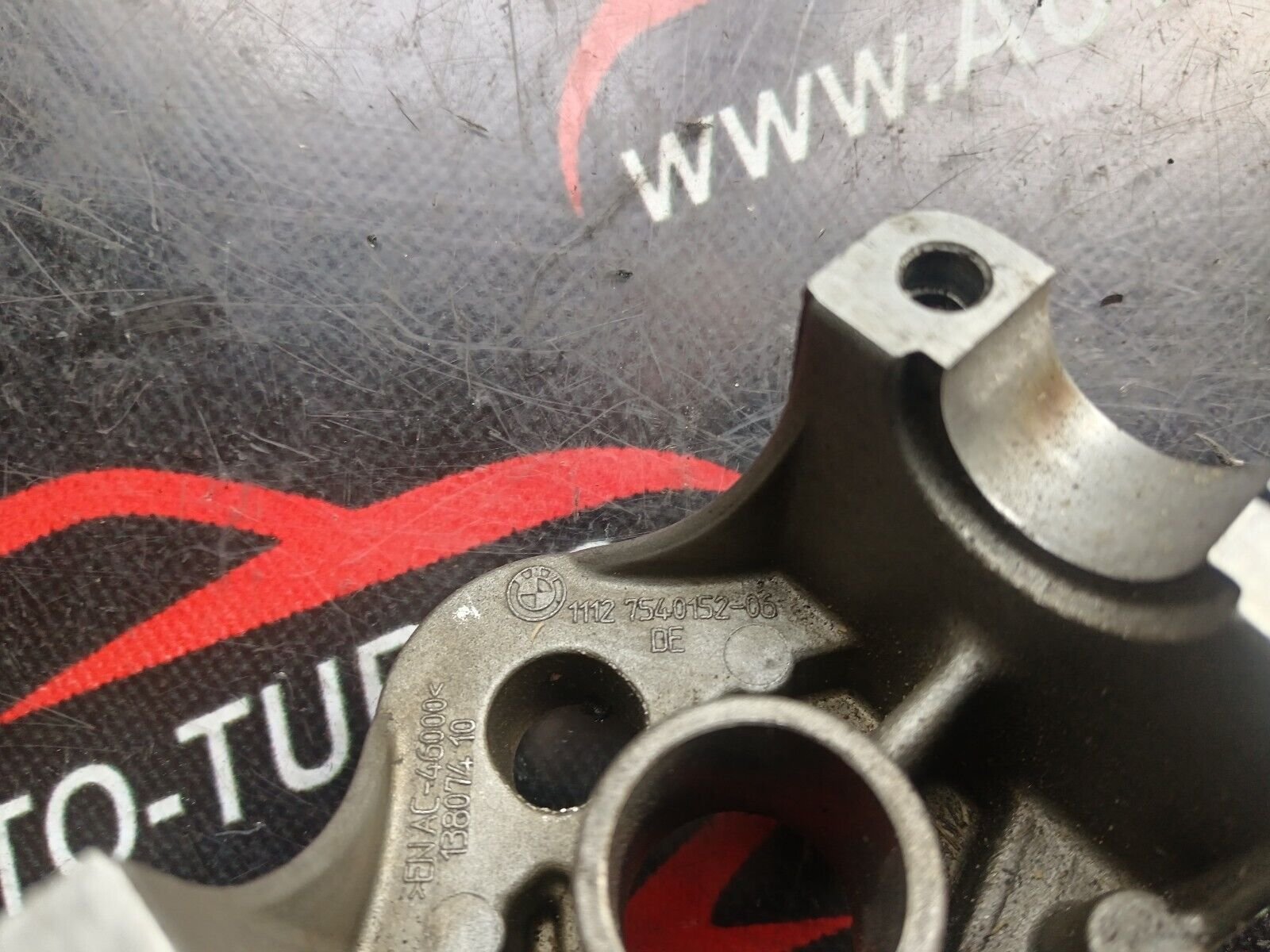 BOITIER ARBRE A CAMES BMW SERIE 1 1.6D REFERENCE: 7540152-06