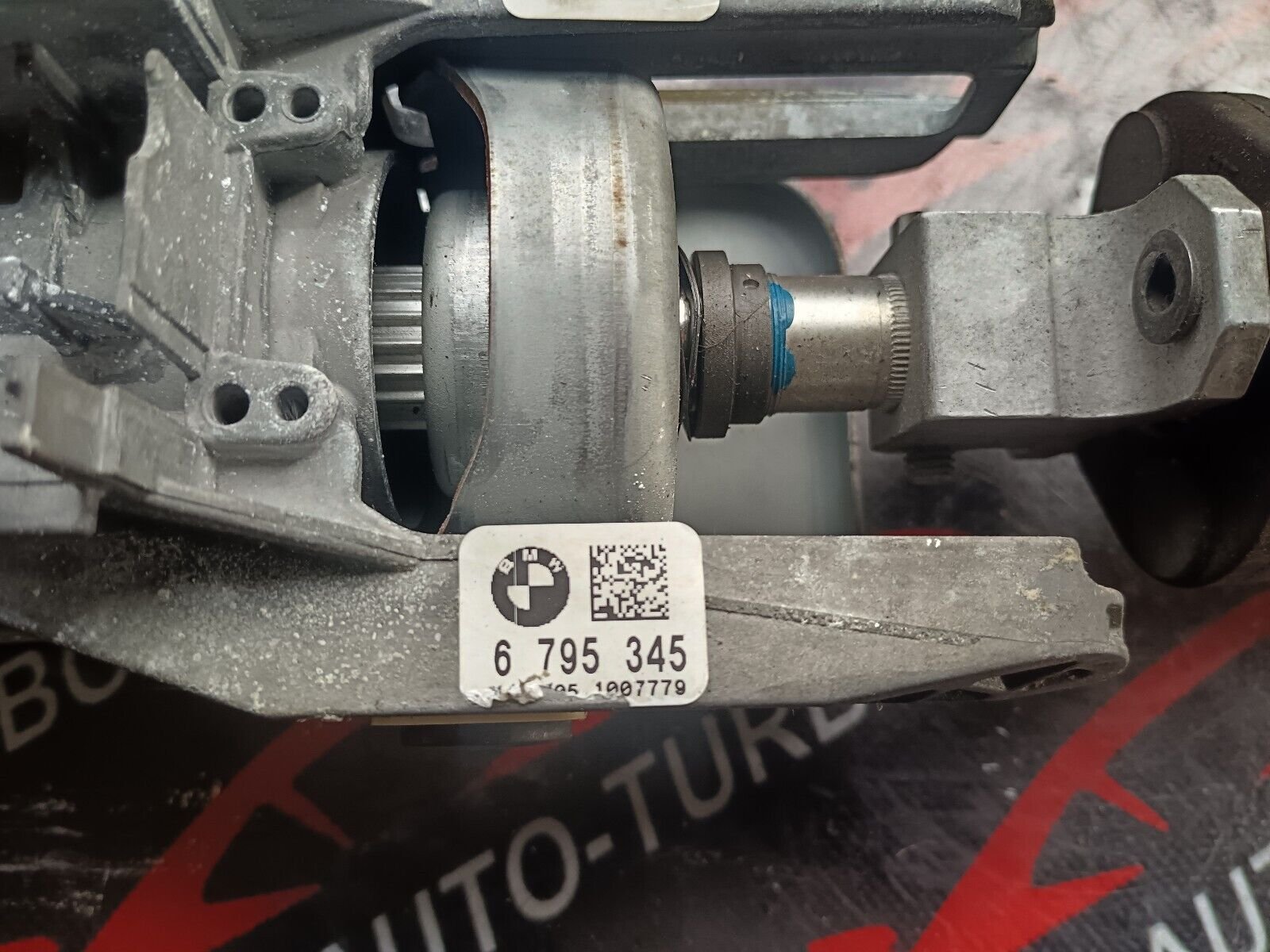 MECHANISME DE COLONNE DE DIRECTION BMW 520 F 10 REFERENCE: 6795345