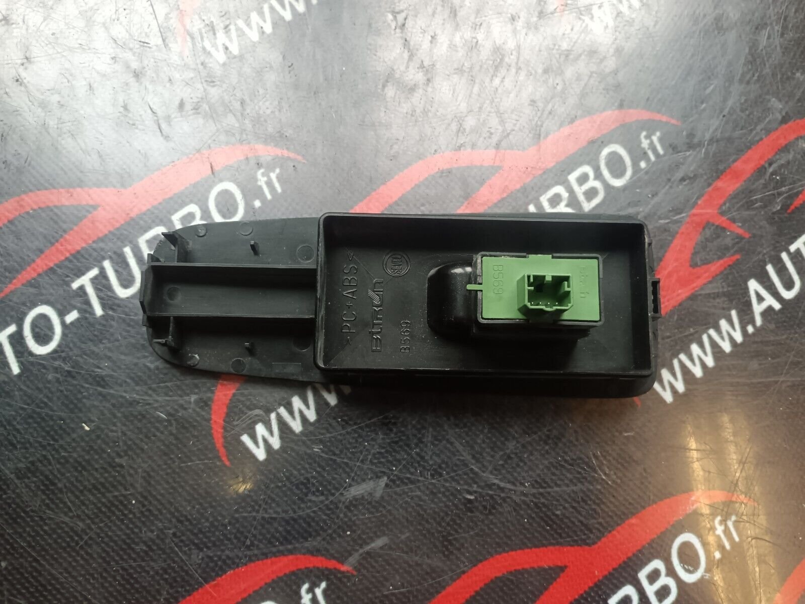 COMMANDE LEVE VITRE AVANT DROIT BOXER JUMPER DUCATO REFERENCE: 07355329060