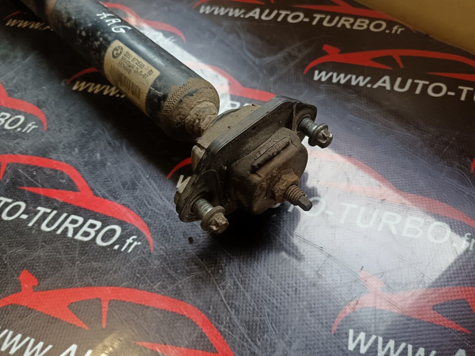 AMORTISSEUR ARRIERE GAUCHE BMW 525 D E60 6771555