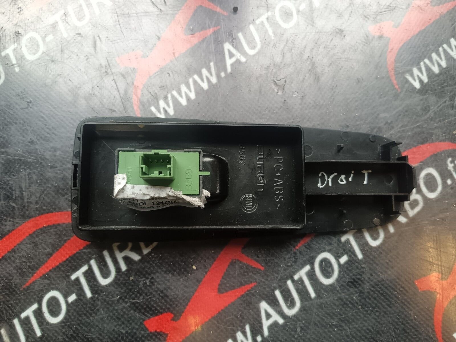 COMMANDE LEVE VITRE AVANT DROIT BOXER JUMPER DUCATO REFERENCE: 07355329060