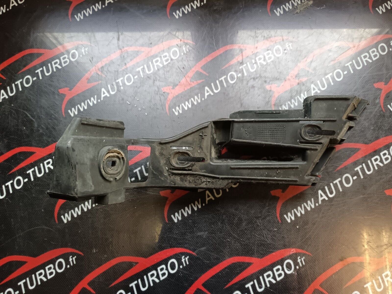 SUPPORT PARE CHOCS ARRIERE DROIT VOLKSWAGEN GOLF V REFERENCE: 1K6807394