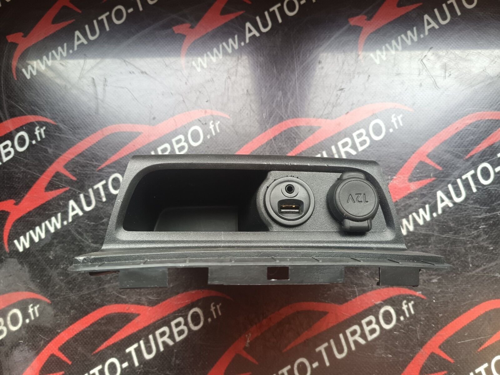 ALLUME CIGARE USB AUX 2008 1.6HDI 110CH REFERENCE: 9674655277