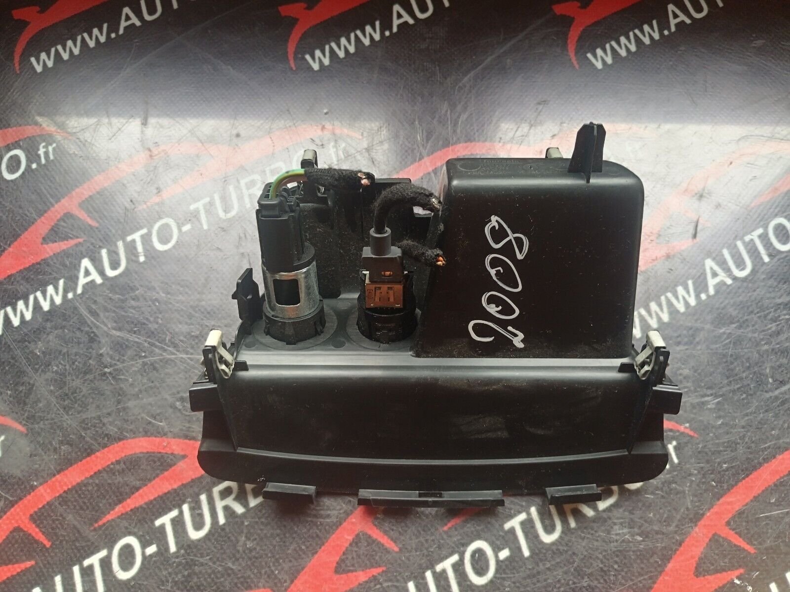 ALLUME CIGARE USB AUX 2008 1.6HDI 110CH REFERENCE: 9674655277