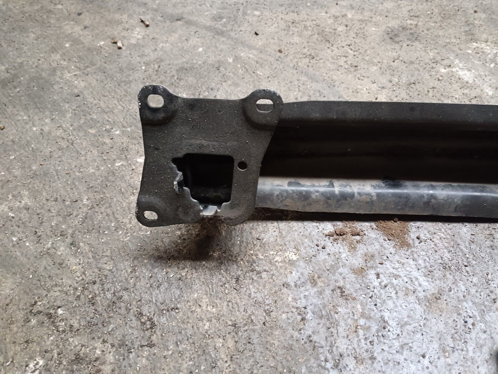 RENFORT PARE CHOC ARRIERE (TRAVERS) VOLKSWAGEN EOSREFERENCE: 1K0807305C