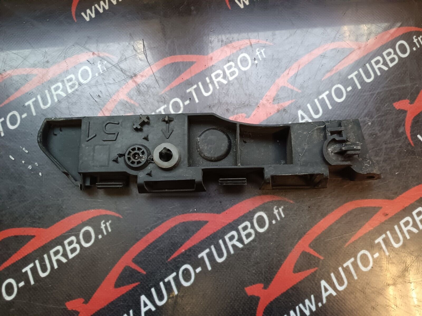 SUPPORT DE PARE CHOCS ARRIERE DROIT CITROEN C4 1 REFERENCE: 9646790180