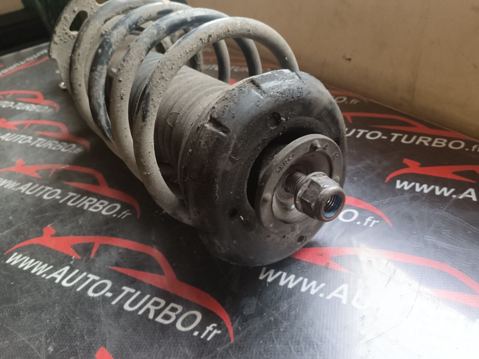 AMORTISSEUR AVANT DROIT PEUGEOT 2008 1.6HDI 110CH REFERENCE: 9676636780