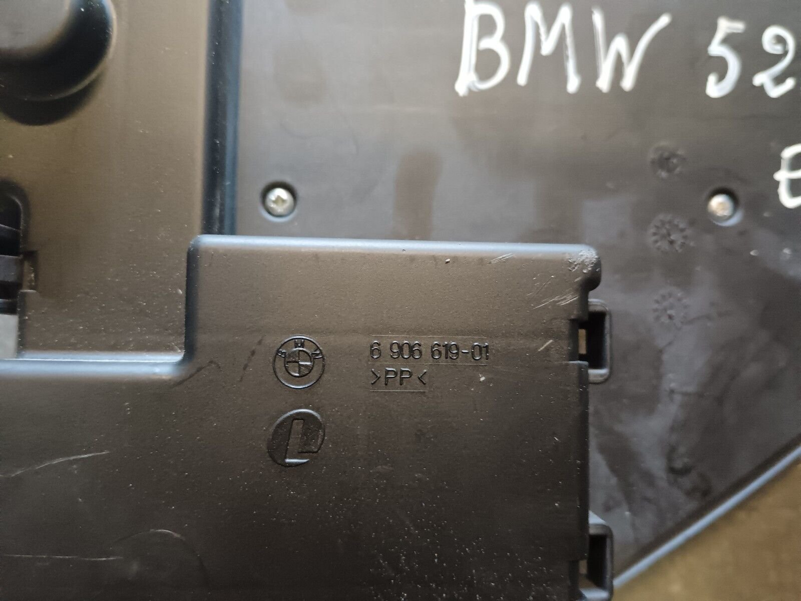 BOITE A FUSIBLE BMW 525D E60 REFERENCE: 690661901