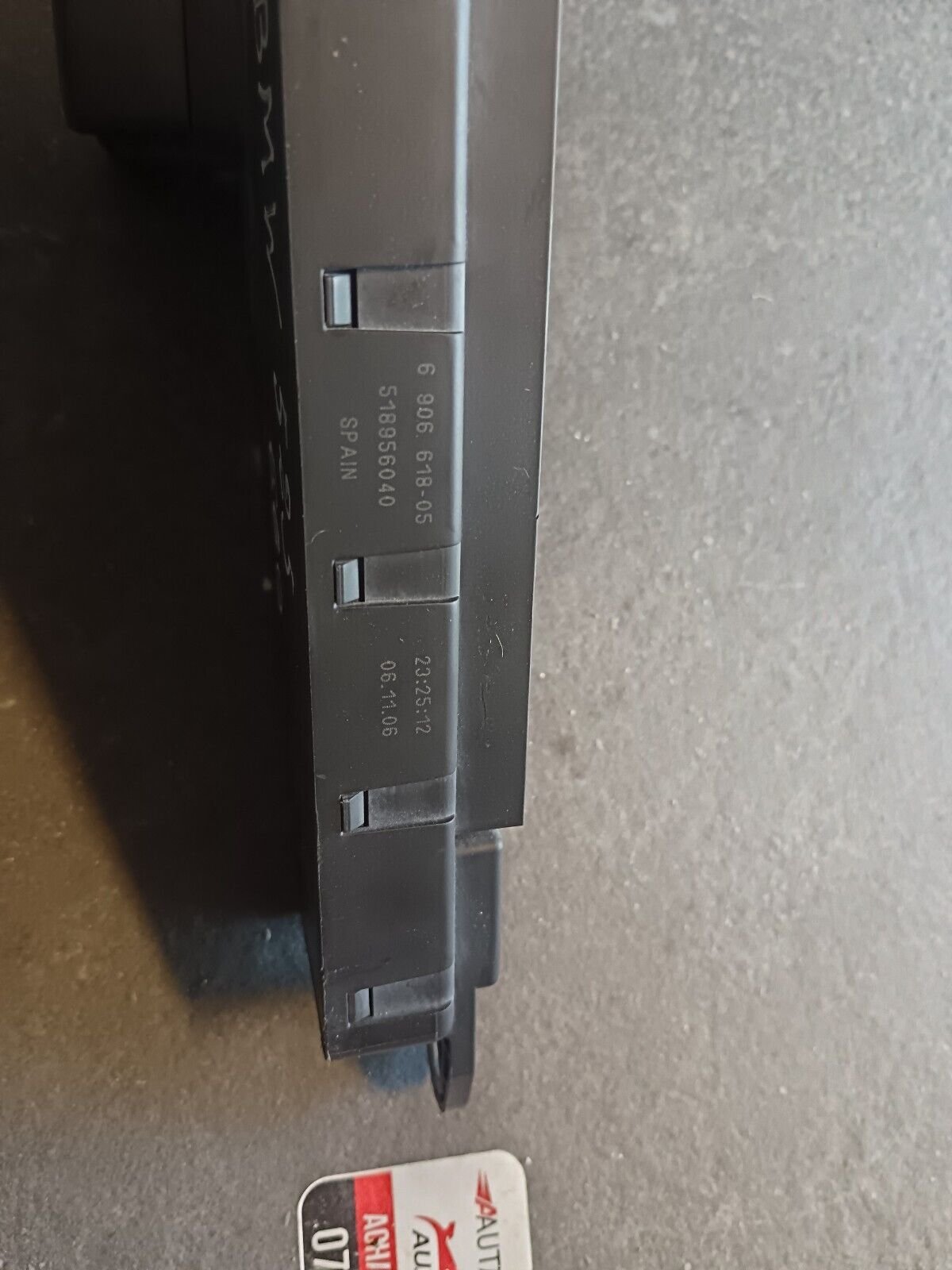 BOITE A FUSIBLE BMW 525D E60 REFERENCE: 690661901