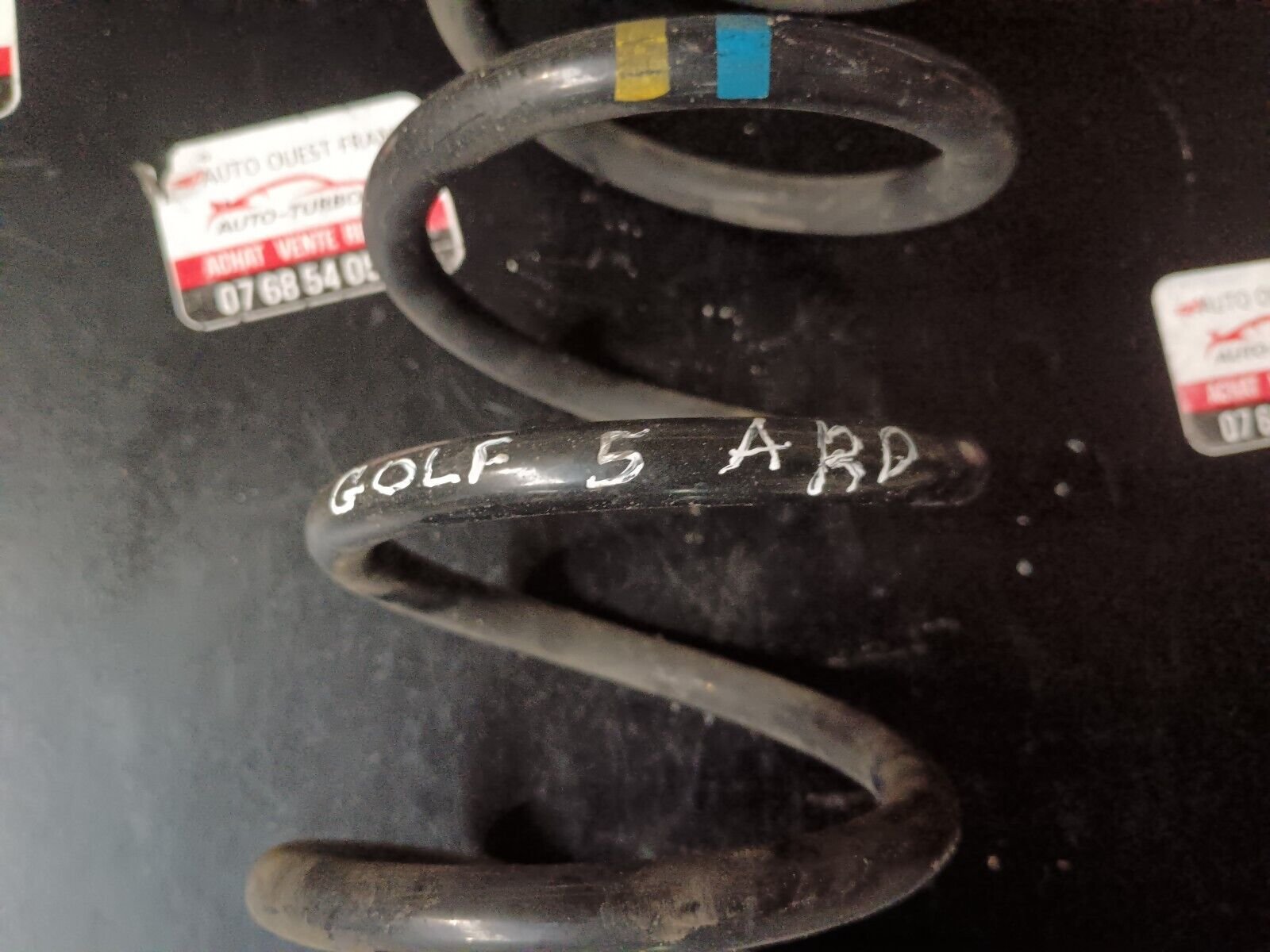 RESSORT DE SUSPENSION ARRIERE DROIT VOLKSWAGEN GOLF V REFERENCE: 1K0511115