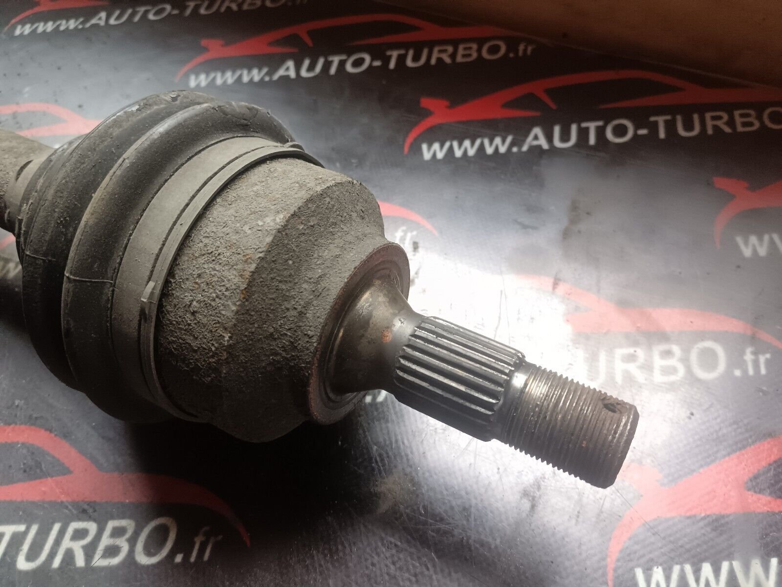 CARDAN ARBRE DE TRANSM GAUCHE CITROEN C4 1.6VTI 90CH COUPE REFERENCE: 9637117780