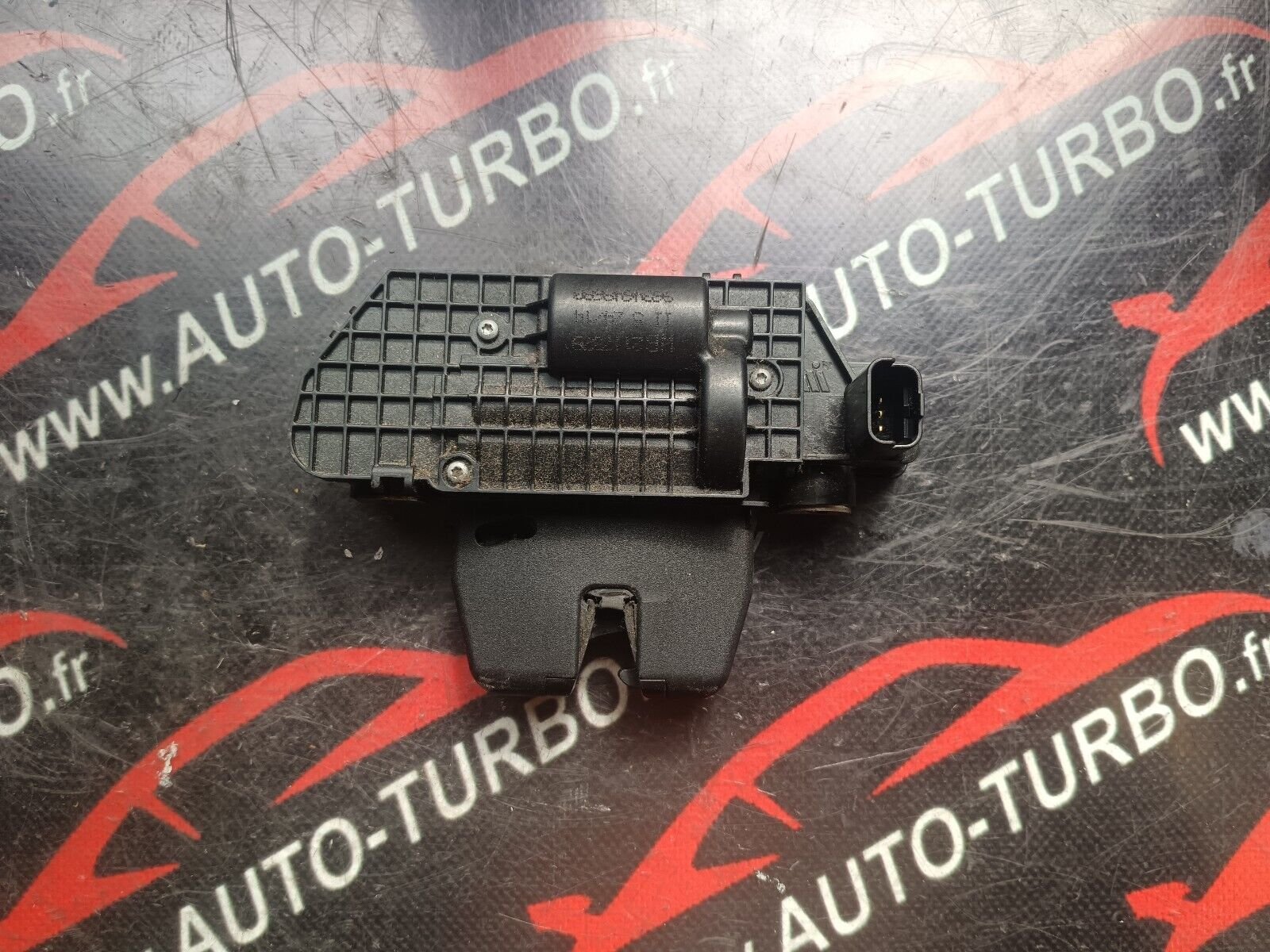 SERRURE DE HAYON PEUGEOT 2008 1.6HDI 110CH REFERENCE: 9151487499