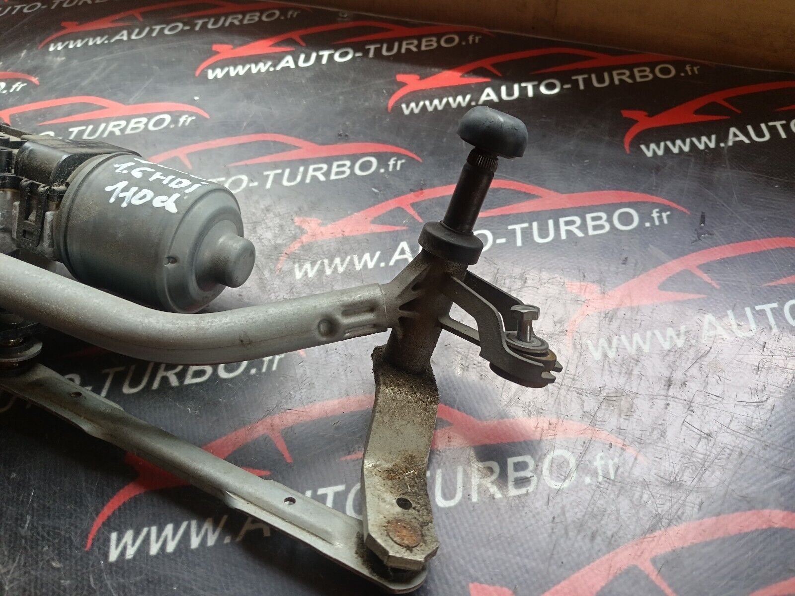 MOTEUR ESSUIE-GLACE PEUGEOT 2008 1.6HDI 110CH REFERENCE: 9673222580