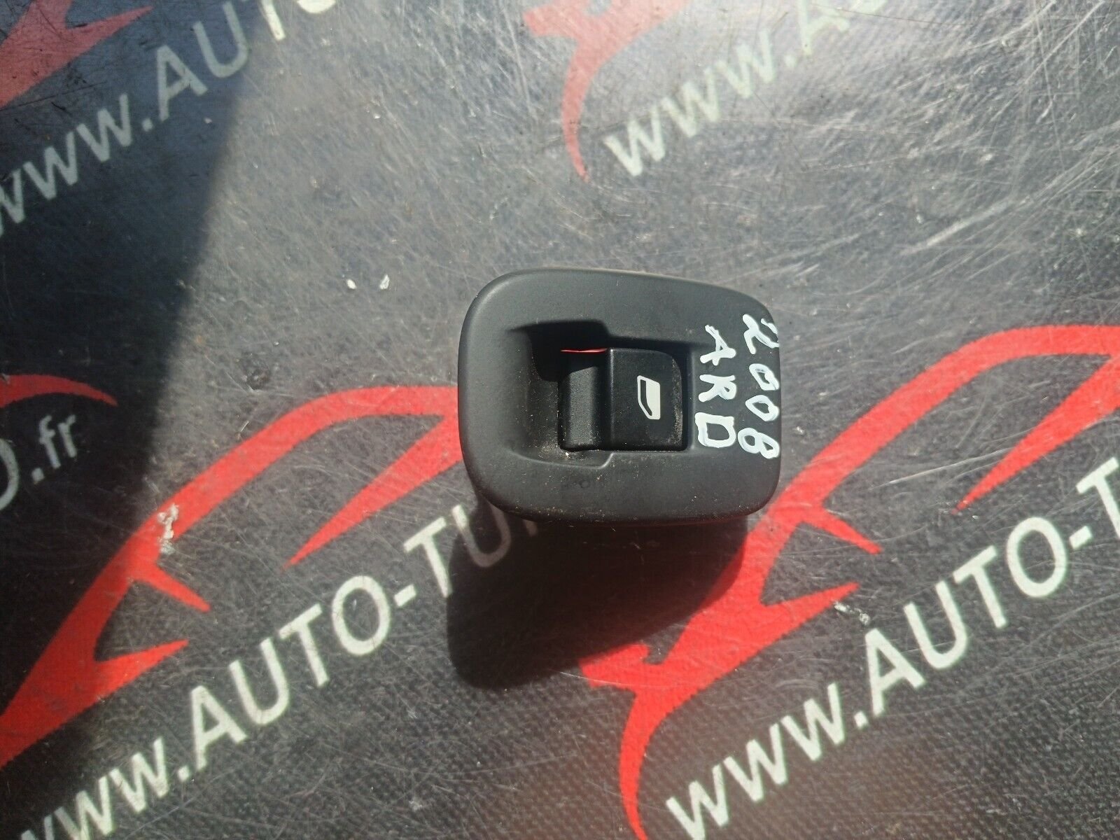 CYLINDRE EMETTEUR PEUGEOT 2008 1.6HDI 110CH REFERENCE: 9676533880