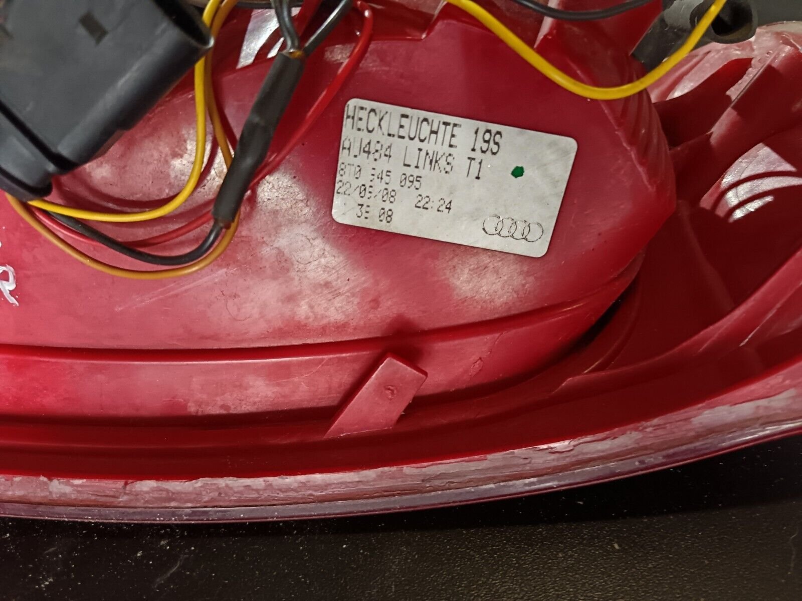 FEU ARRIERE GAUCHE AUDI A5 REFERANCE 8T0945095