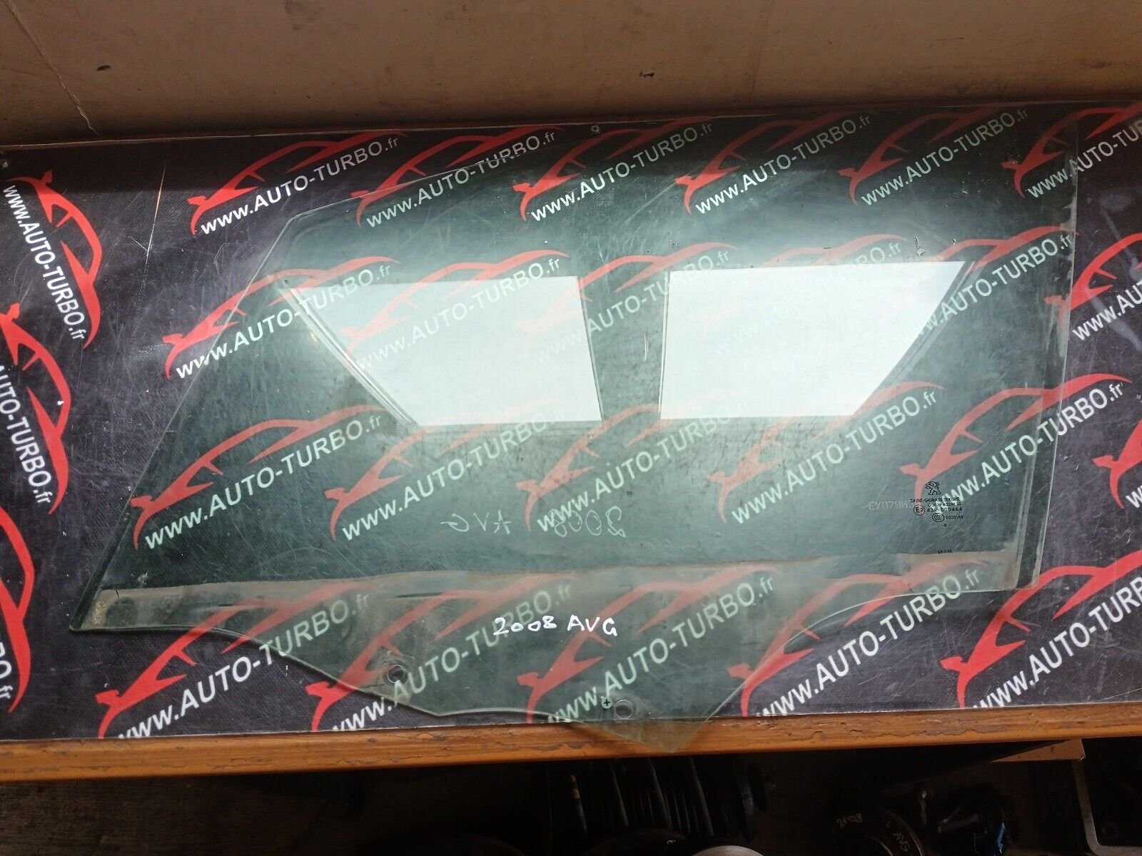 VITRE AVANT GAUCHE PEUGEOT 2008 1.6HDI 110CH REFERENCE: 43R000464