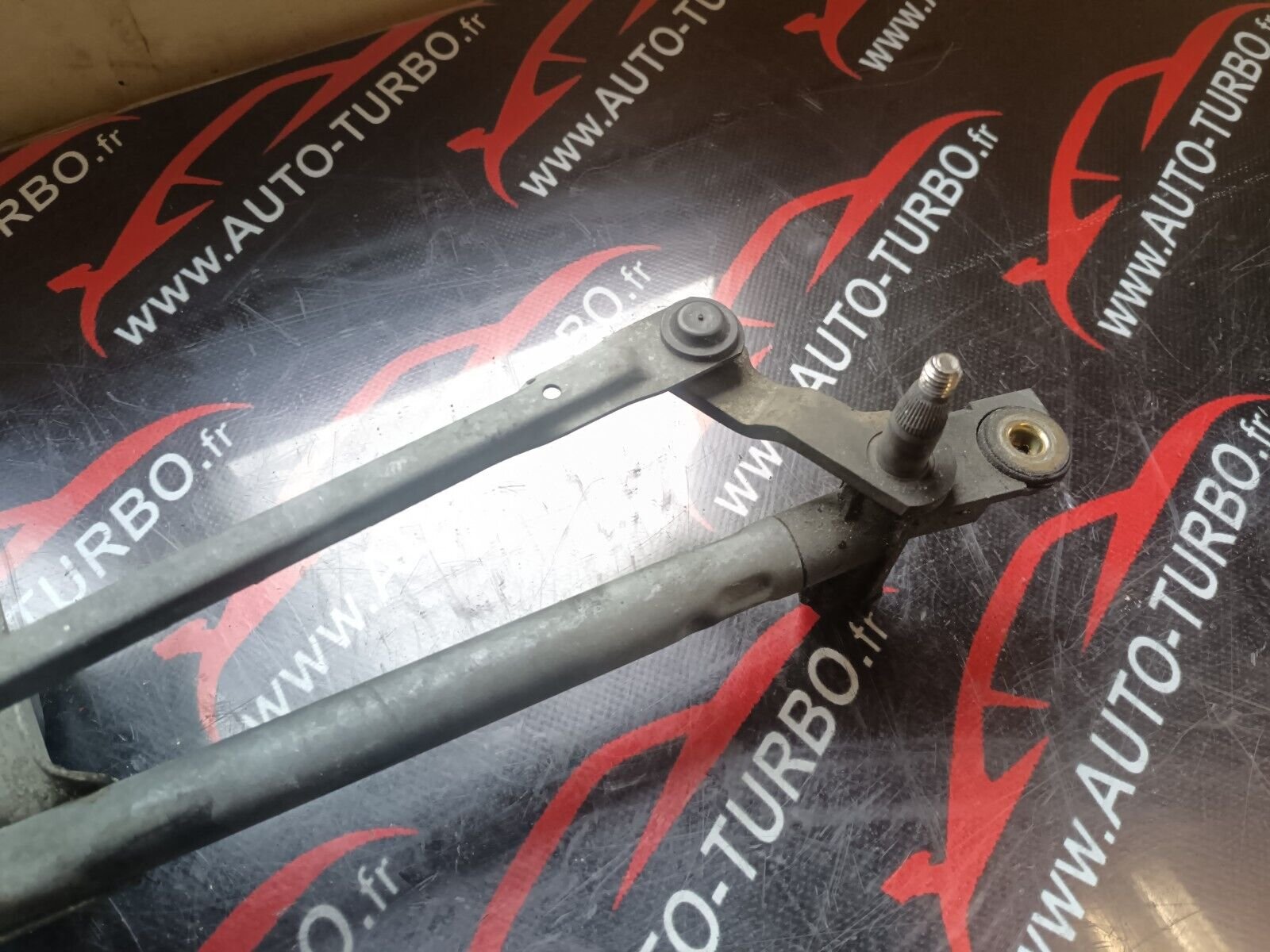 MECHANISME ESSUIE GLACE AVANT VOLKSWAGEN POLOIII REFERENCE: 0390241180