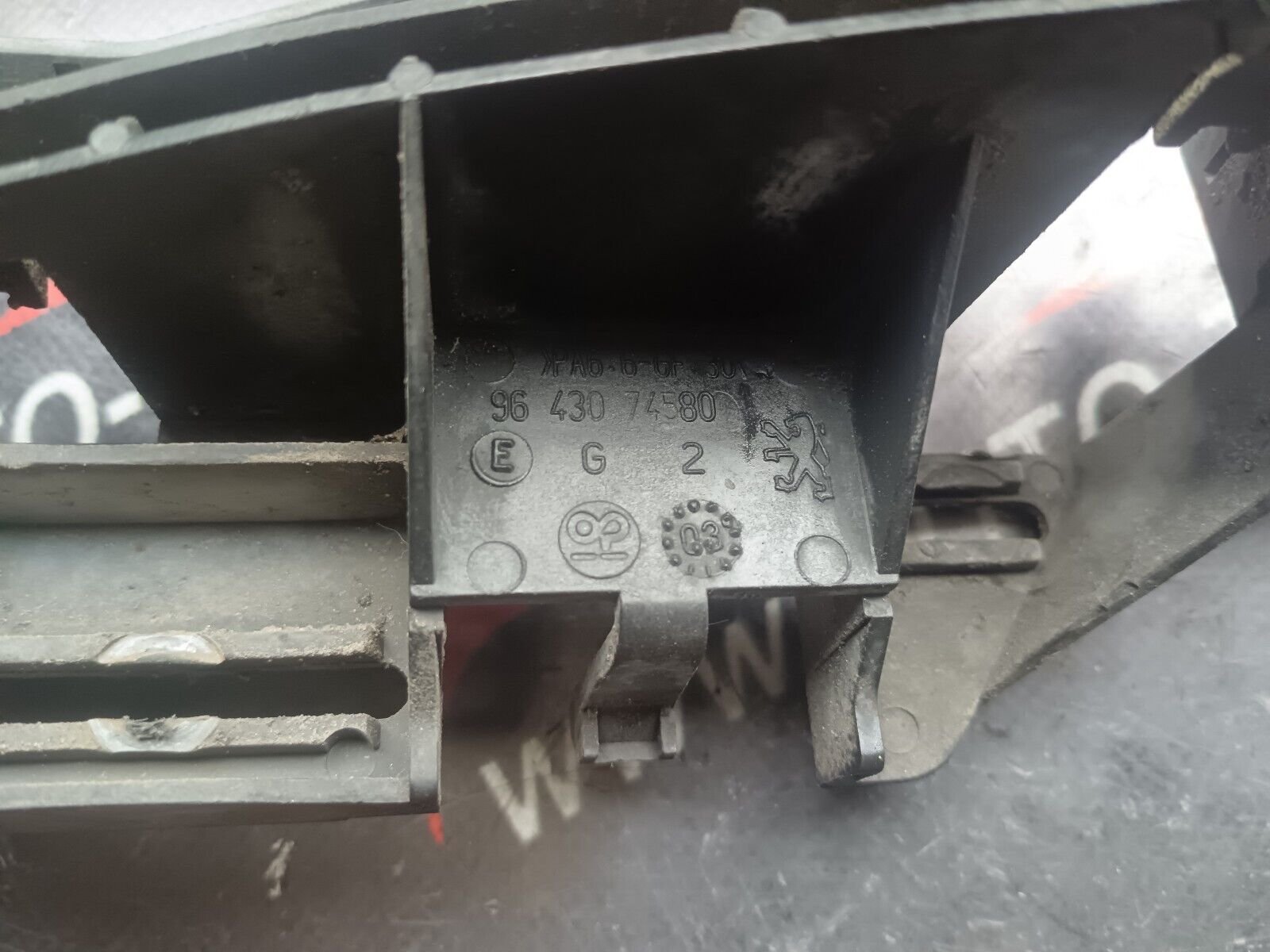 SUPPORT PARE CHOC AVANT GAUCHE PEUGEOT 307CC REFERENCE: 9643074580