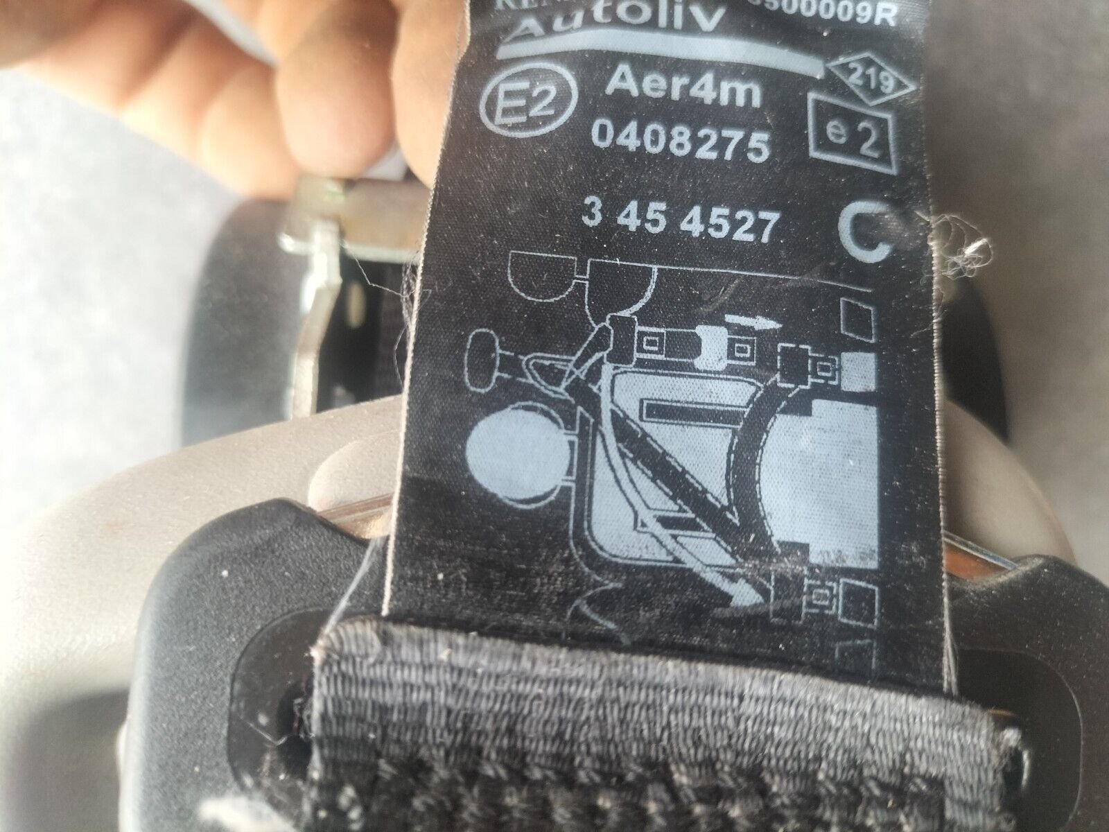 CEINTURE DE SECURITE ARRIERE CENTRALE RENAULT SCENIC III 888500009R