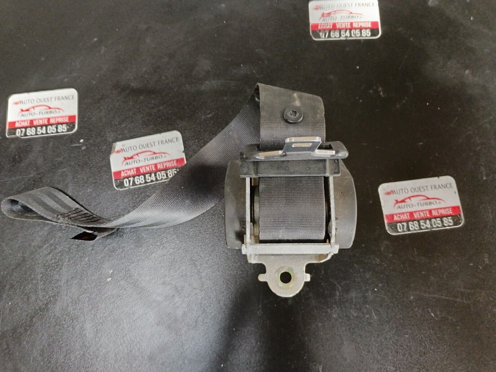 CEINTURE DE SECURITE ARRIERE 307cc 2.0L 136CH ESSENCE REFERENCE: 041063