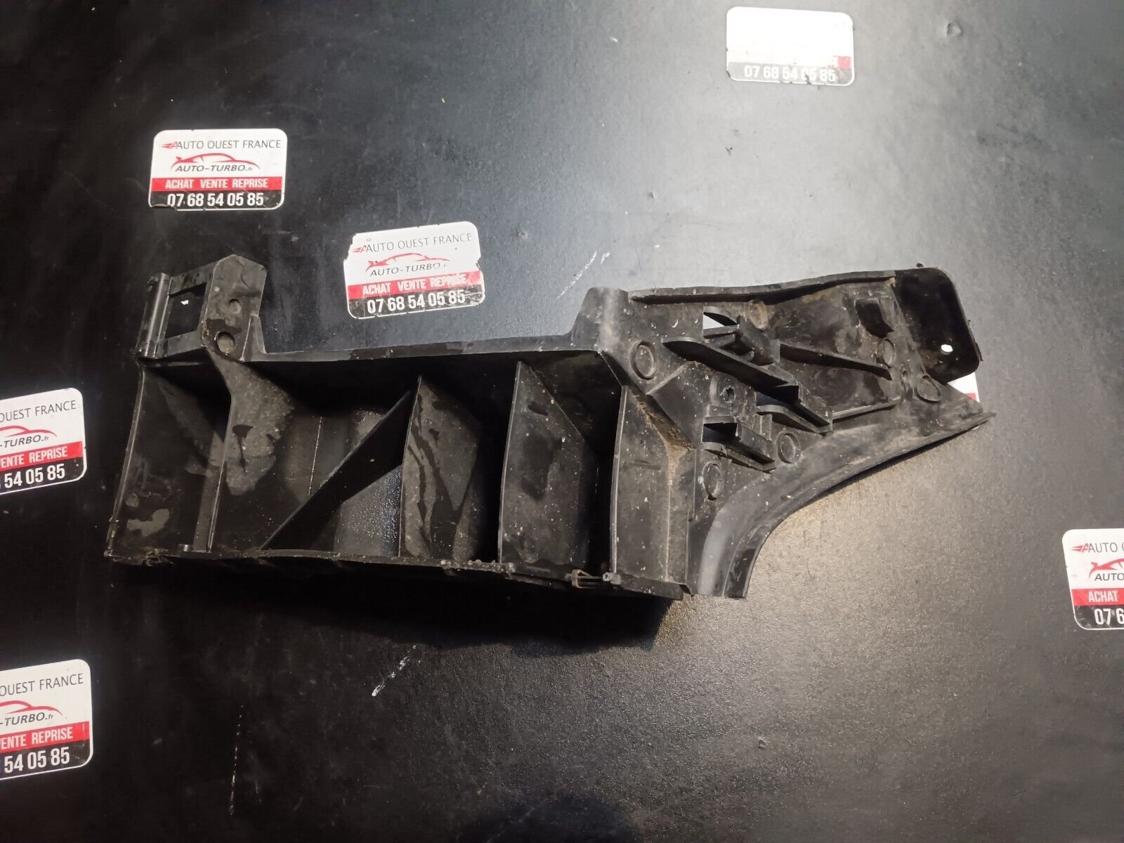 SUPPORT PAR CHOC ARRIERE GAUCHE VOLKSWAGEN POLO IV REFERENCE: 6Q6807375