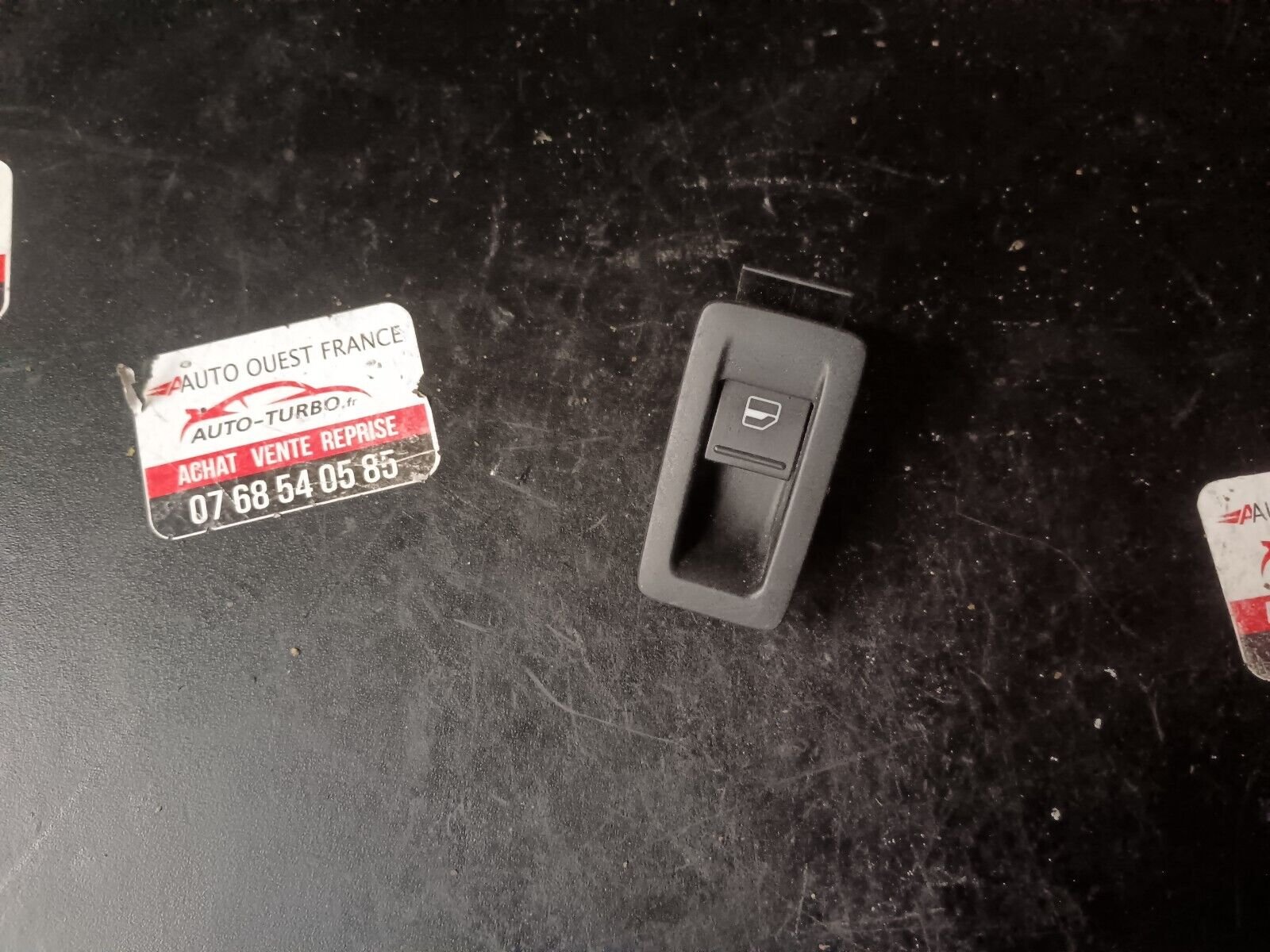 COMMANDE LEVE VITRE VOLKSWAGEN GOLF V REFERENCE 1T0959527