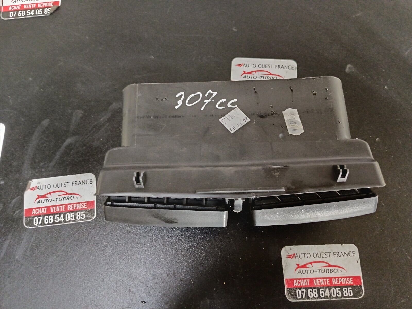 AERATEUR CENTRAL AVANT PEUGEOT 307cc 2.0L REFERENCE: 9634511177