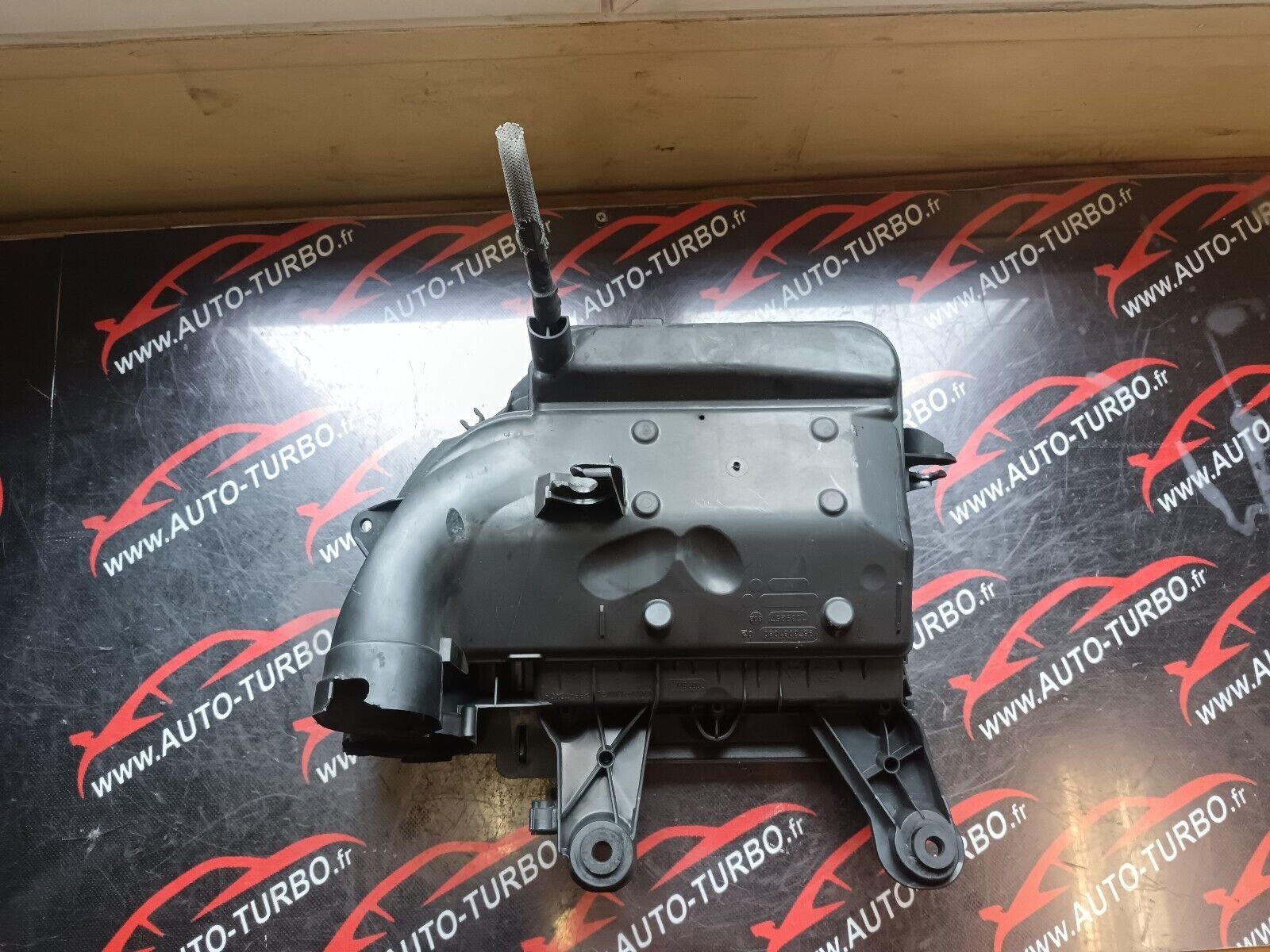 BOITIER FILTRE A AIR PEUGEOT 2008 1.6HDI 110CH REFERENCE: 9673061080