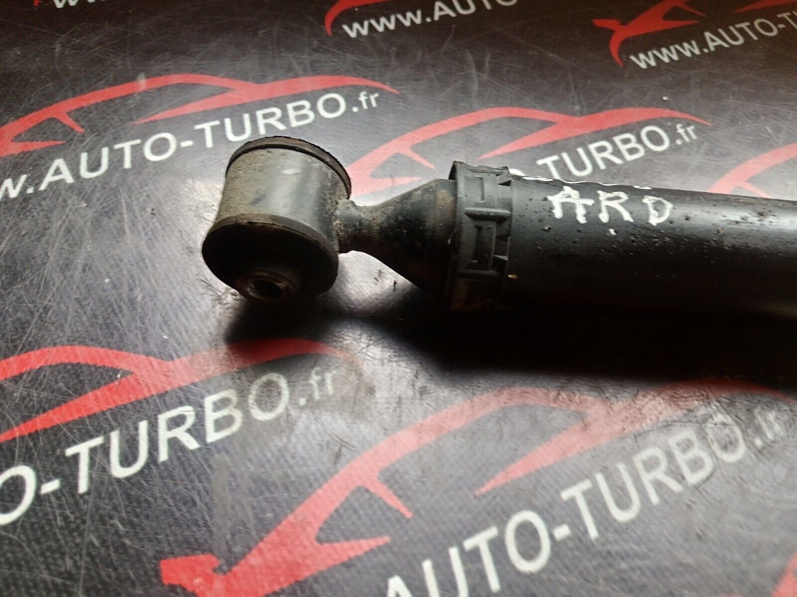 AMORTISSEUR ARRIERE DROIT PEUGEOT 2008 1.6HDI 110CH REFERENCE: 9677117880