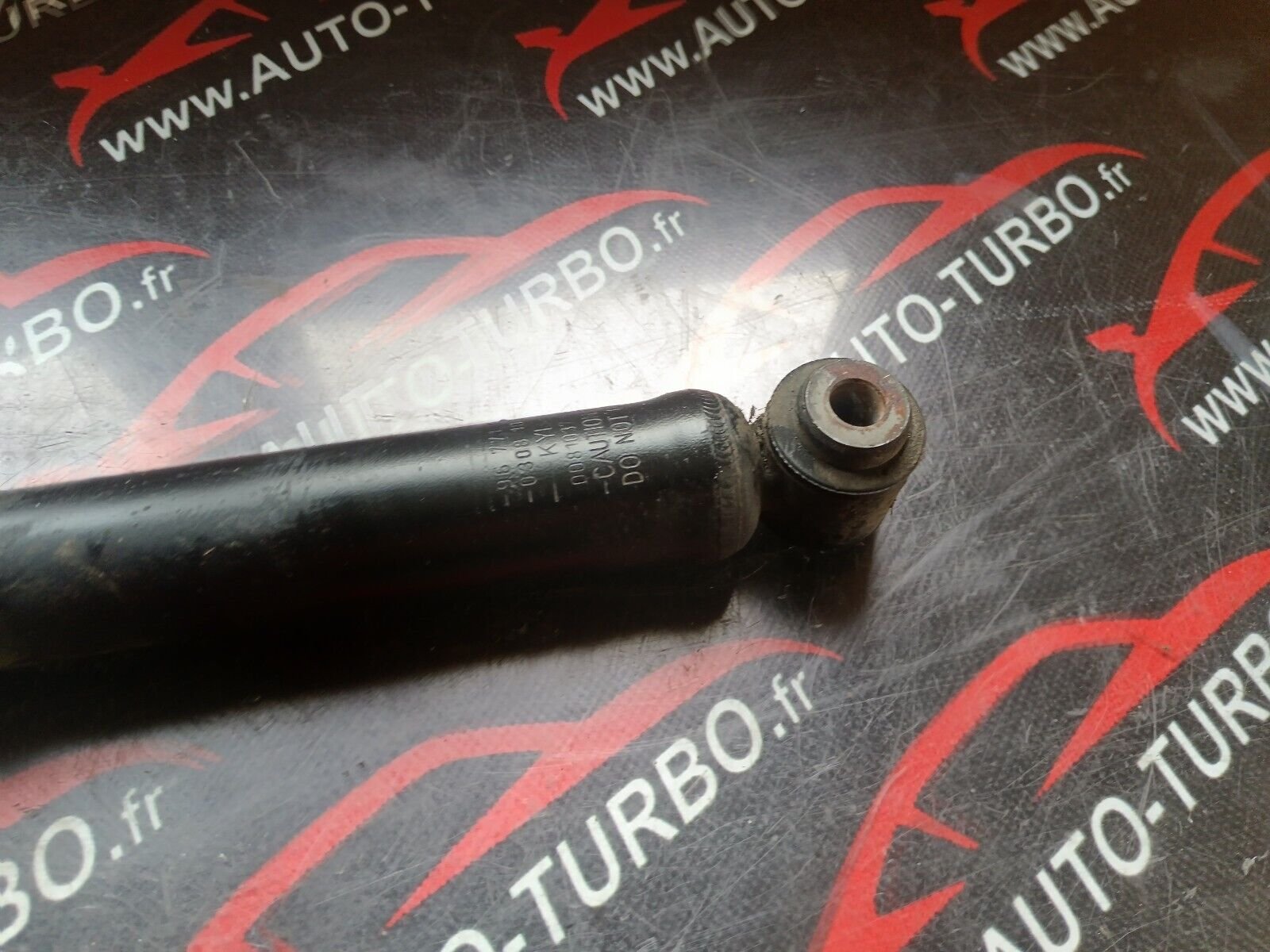 AMORTISSEUR ARRIERE DROIT PEUGEOT 2008 1.6HDI 110CH REFERENCE: 9677117880