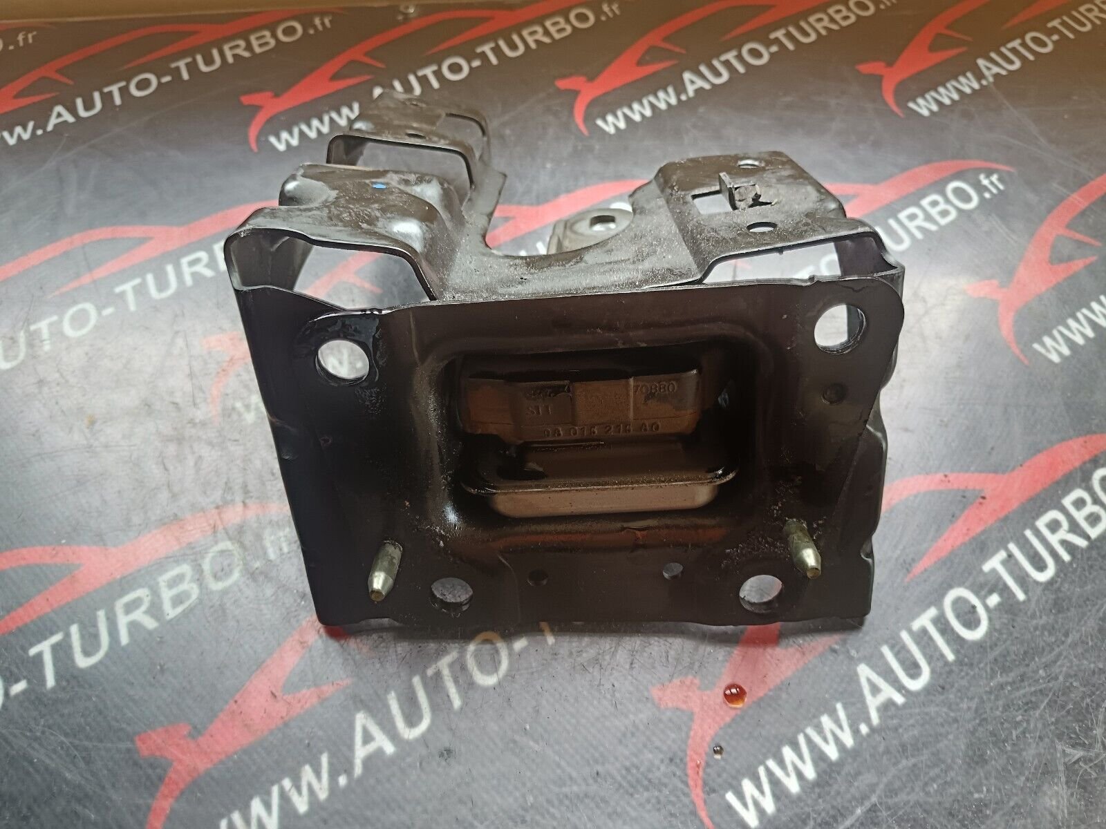 SUPPORT MOTEUR GAUCHE PEUGEOT 2008 1.6HDI 110CH REFERENCE: 9801521580