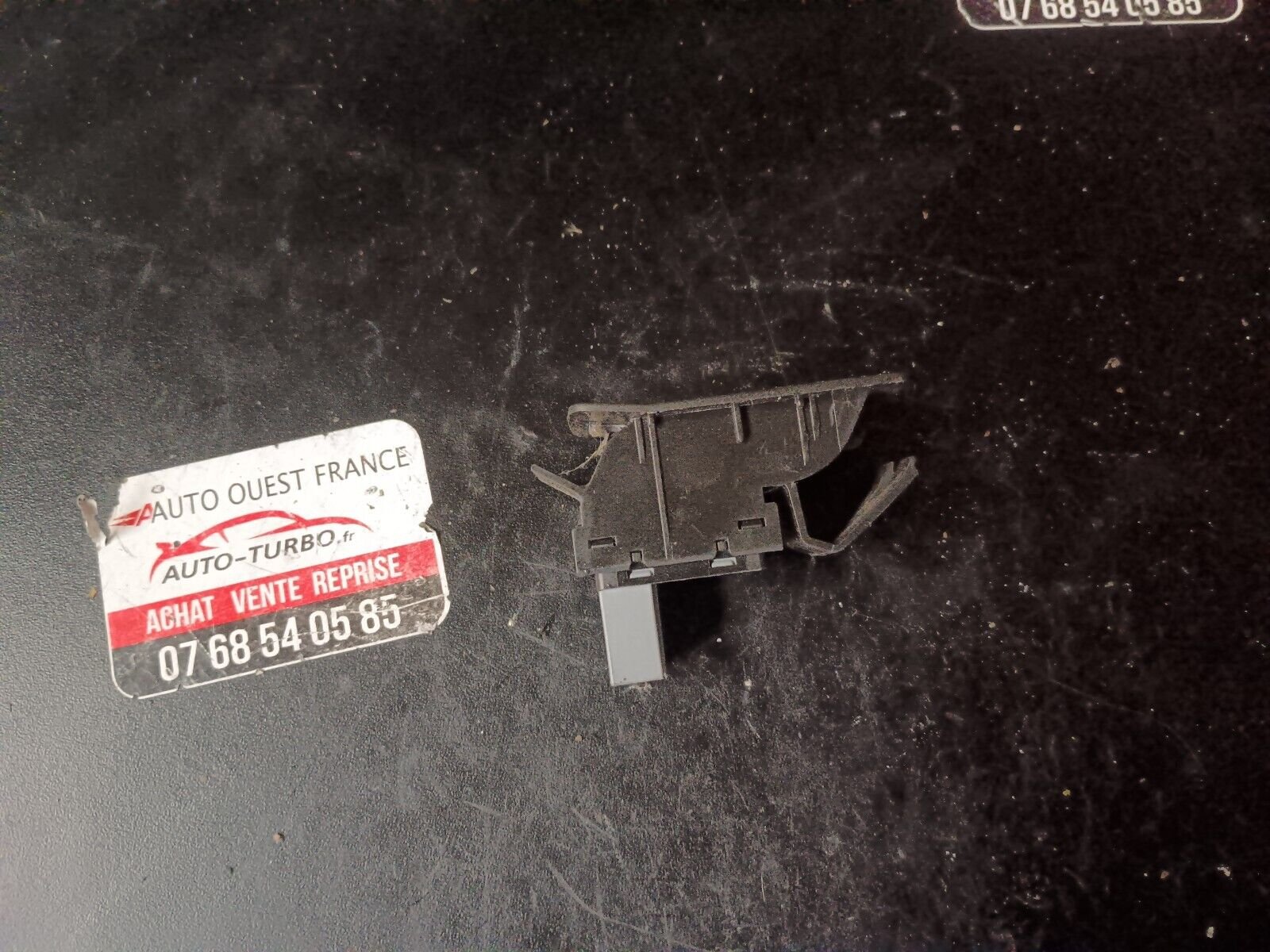 COMMANDE LEVE VITRE VOLKSWAGEN GOLF V REFERENCE 1F0959527