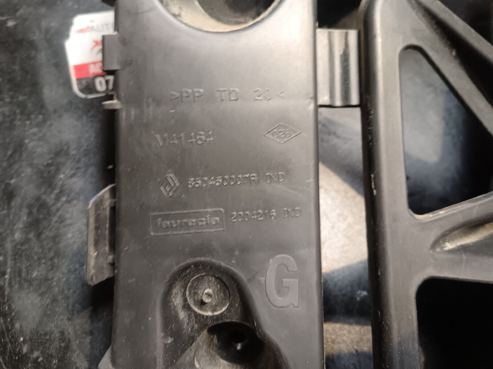 SUPPORT PAR CHOC ARRIERE GAUCHE RENAULT SCENIC 3 REFERENCE: 850450007