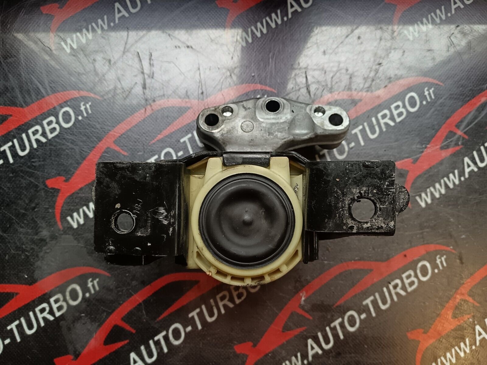 SUPPORT DE MOTEUR PEUGEOT 2008 1.6HDI 110CH REFERENCE: 9683181180