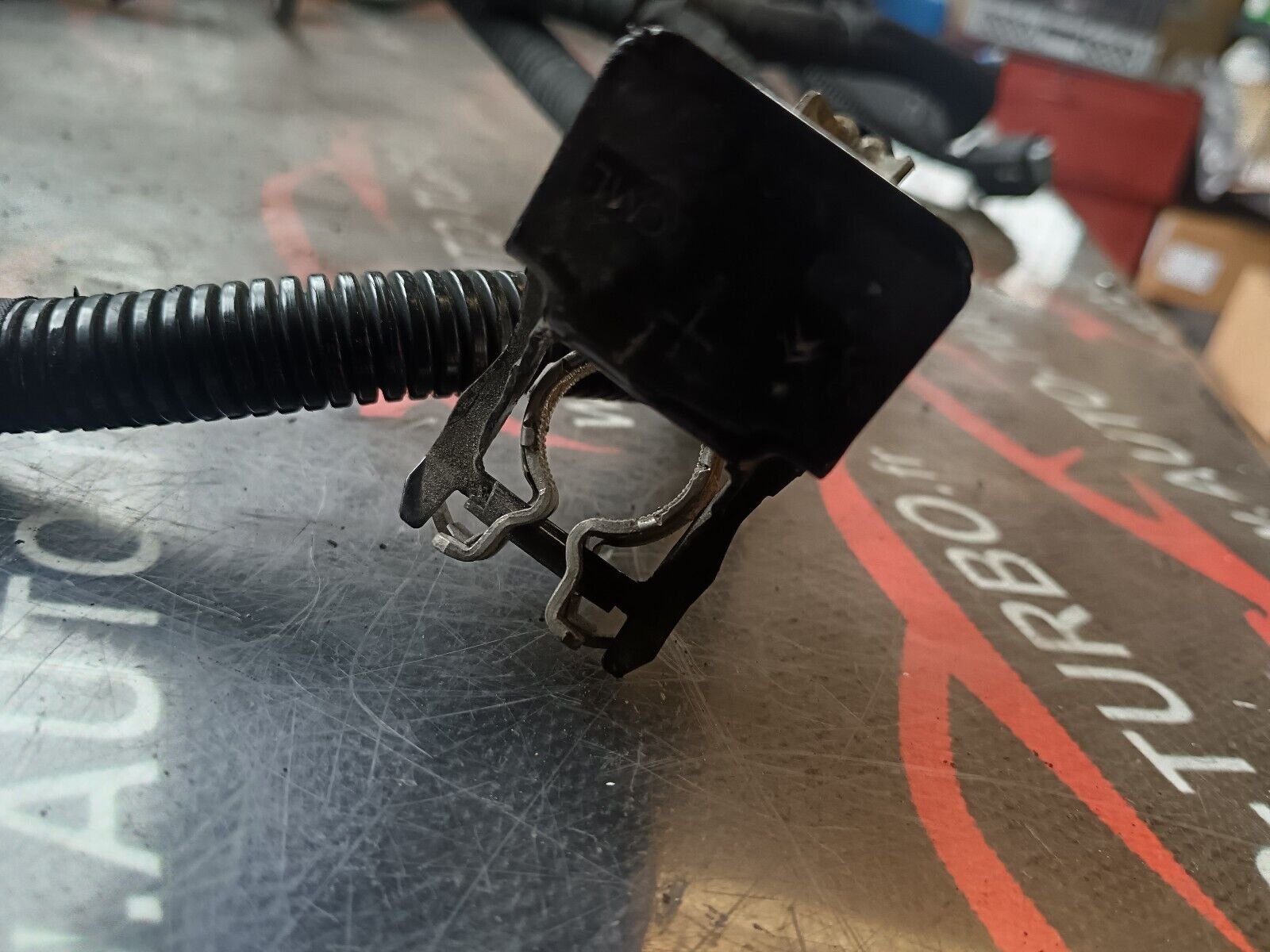 FAICEAU MOTEUR PEUGEOT 2008 1.6HDI 110CH REFERENCE: 9805290280