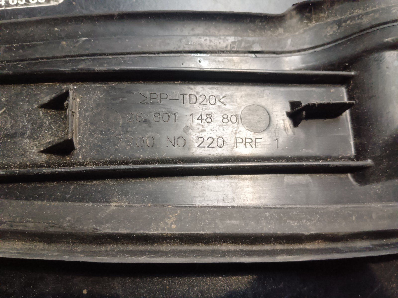 GARDE BOUE PEUGEOT 207 REFERENCE: 9680114880