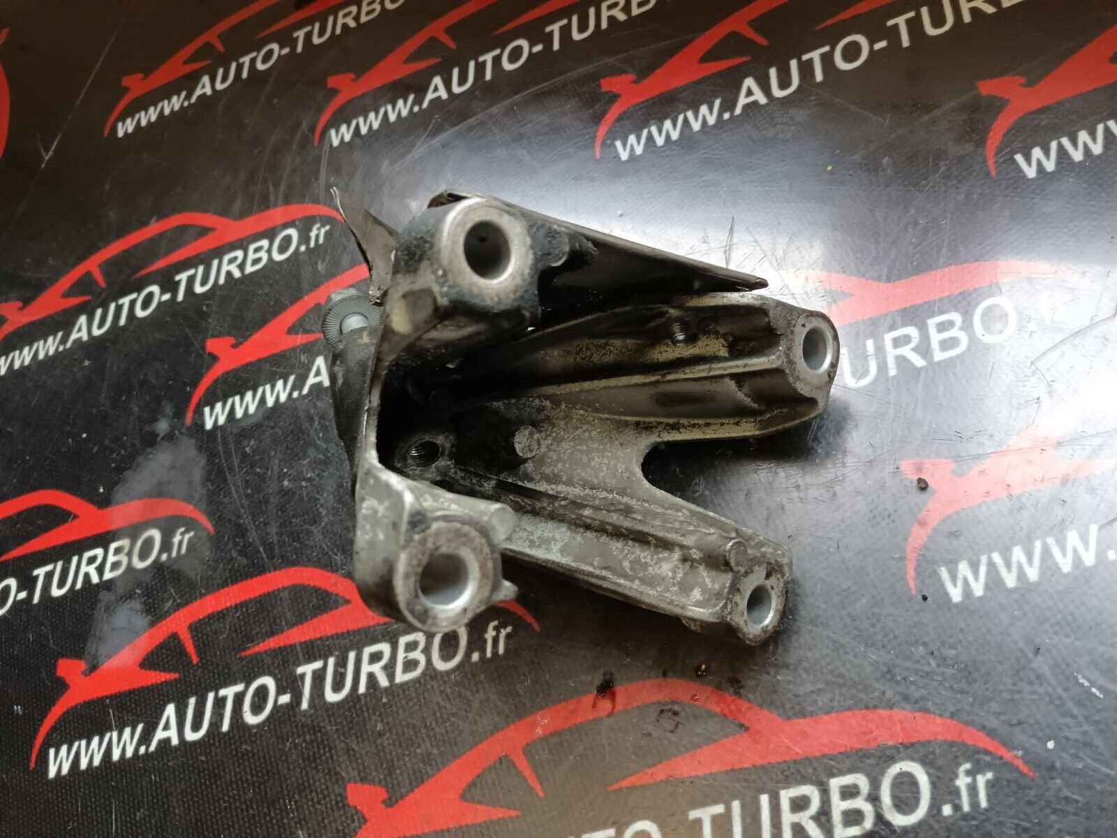 SUPPORT MOTEUR AUDI A5 3.0TDI 245CH REFERENCE: 8K0199307AQ