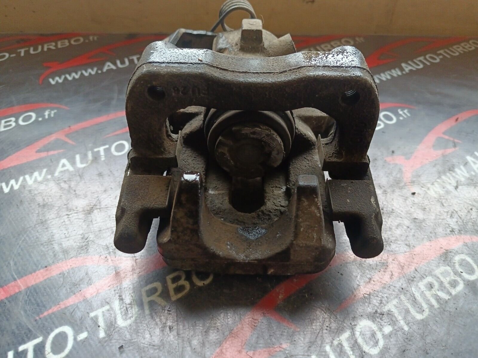 ETRIER ARRIERE GAUCHE PEUGEOT 2008 1.6eHDI 96CH