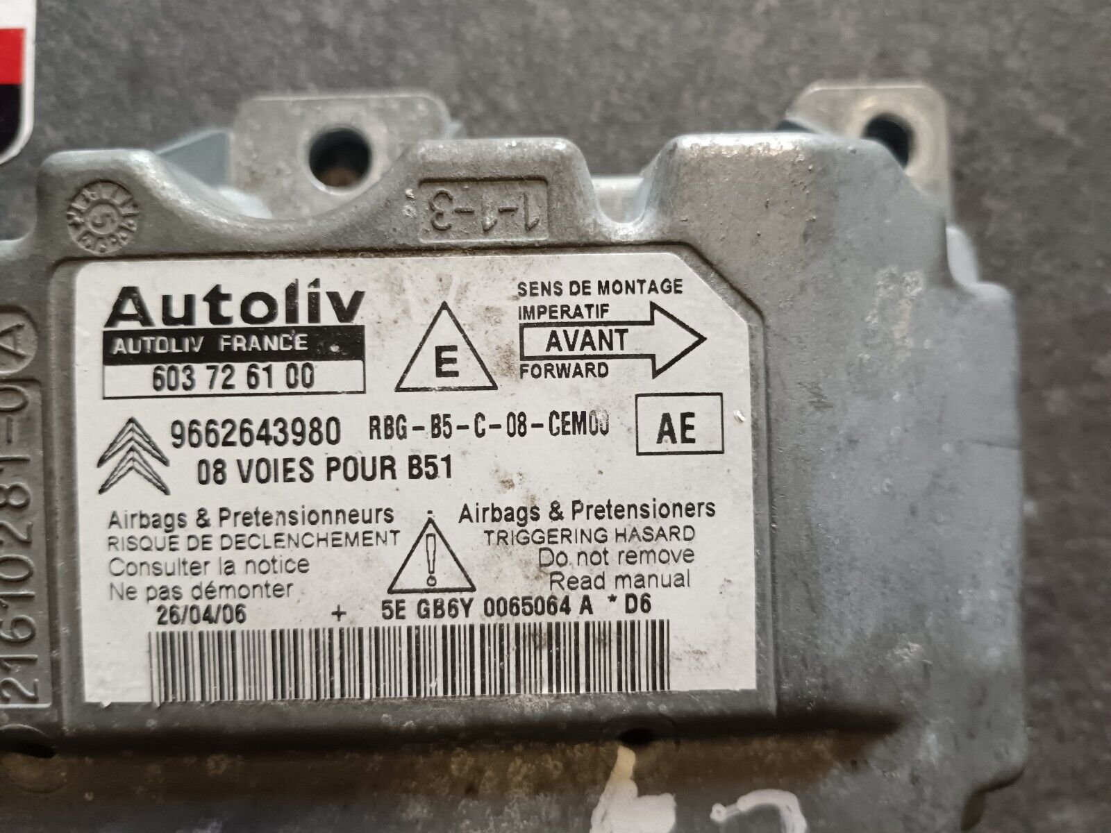BOITIER CALCULATEUR AIRBAG PSA CITROEN C4 REFERENCE: 9662643980