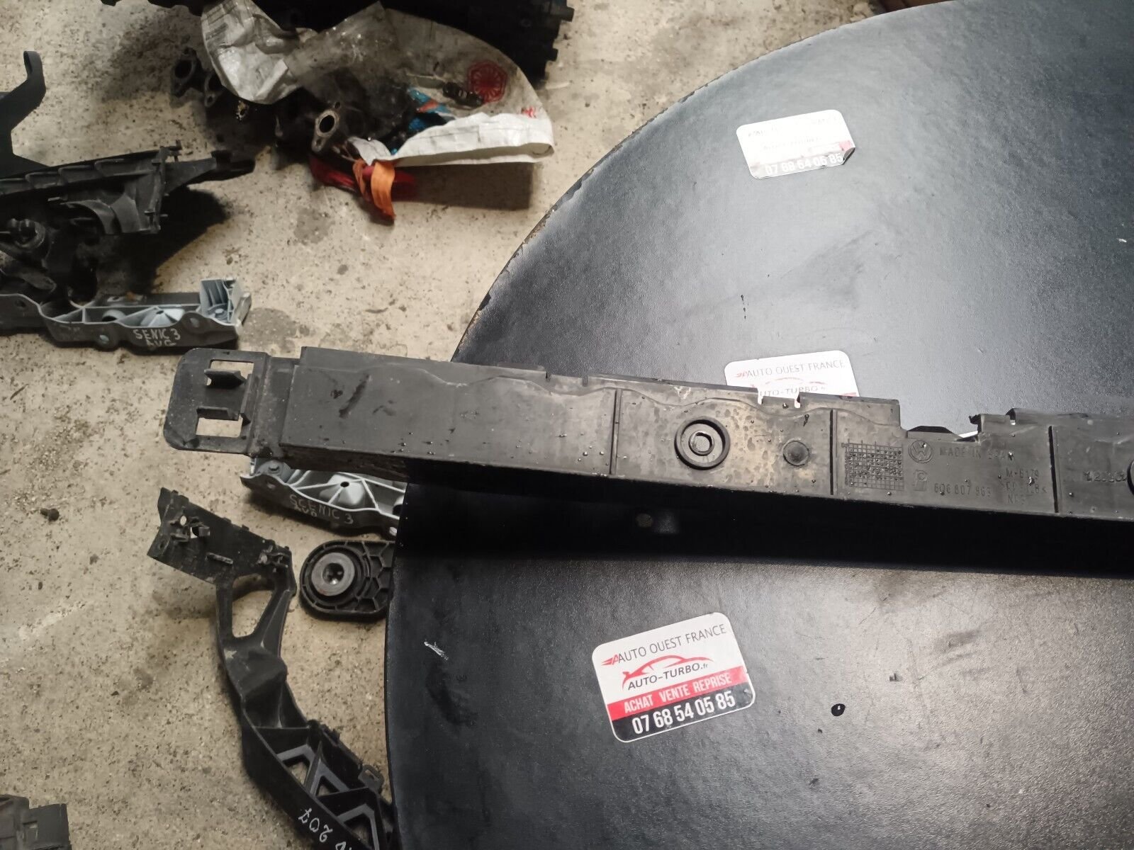 ABSORBEUR PARE-CHOC  ARRIERE VOLKSWAGEN POLO 4 REFERENCE: 6Q6807863