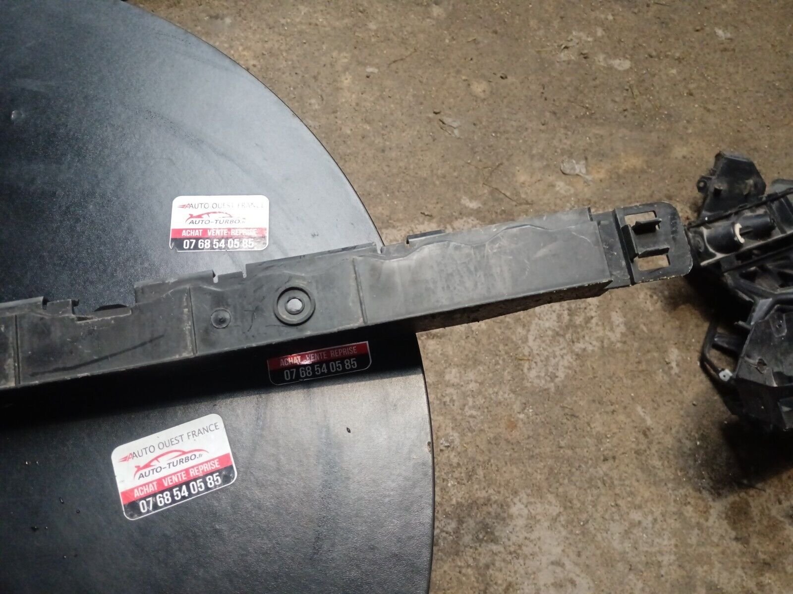 ABSORBEUR PARE-CHOC  ARRIERE VOLKSWAGEN POLO 4 REFERENCE: 6Q6807863