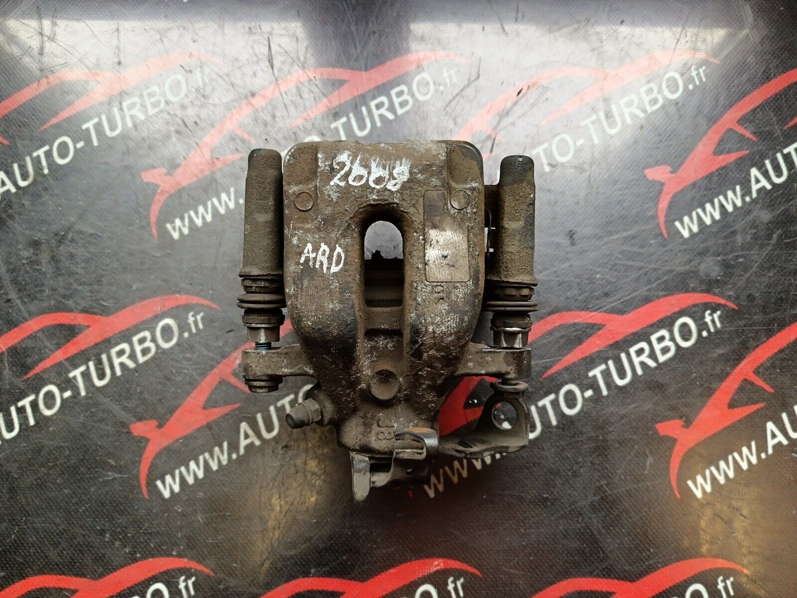 ETRIER ARRIERE DROIT PEUGEOT 2008 1.6eHDI 96CH